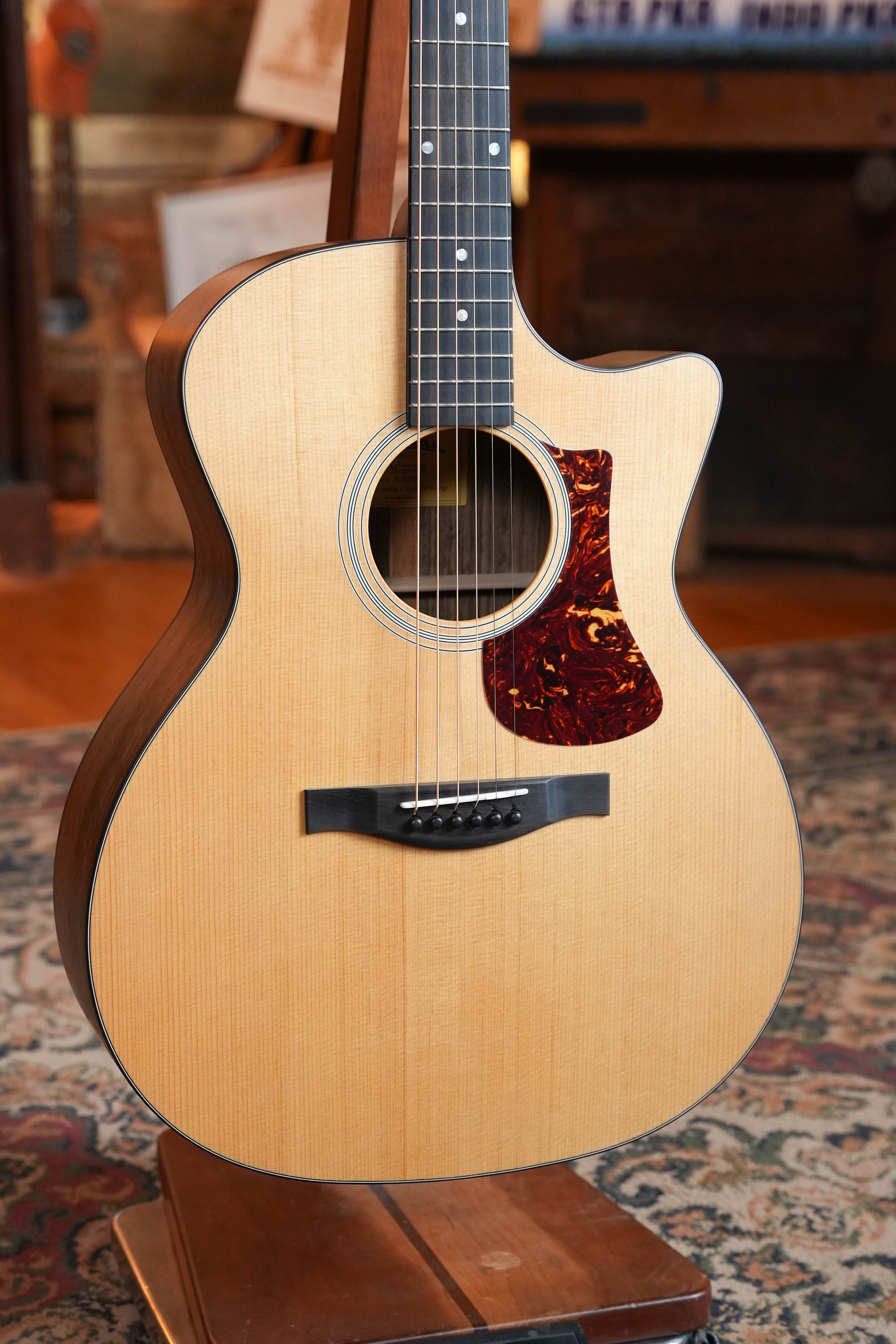 Eastman AC222CE Sitka/Ovangkol Grand Auditorium Cutaway Guitar w/Pickup #7484