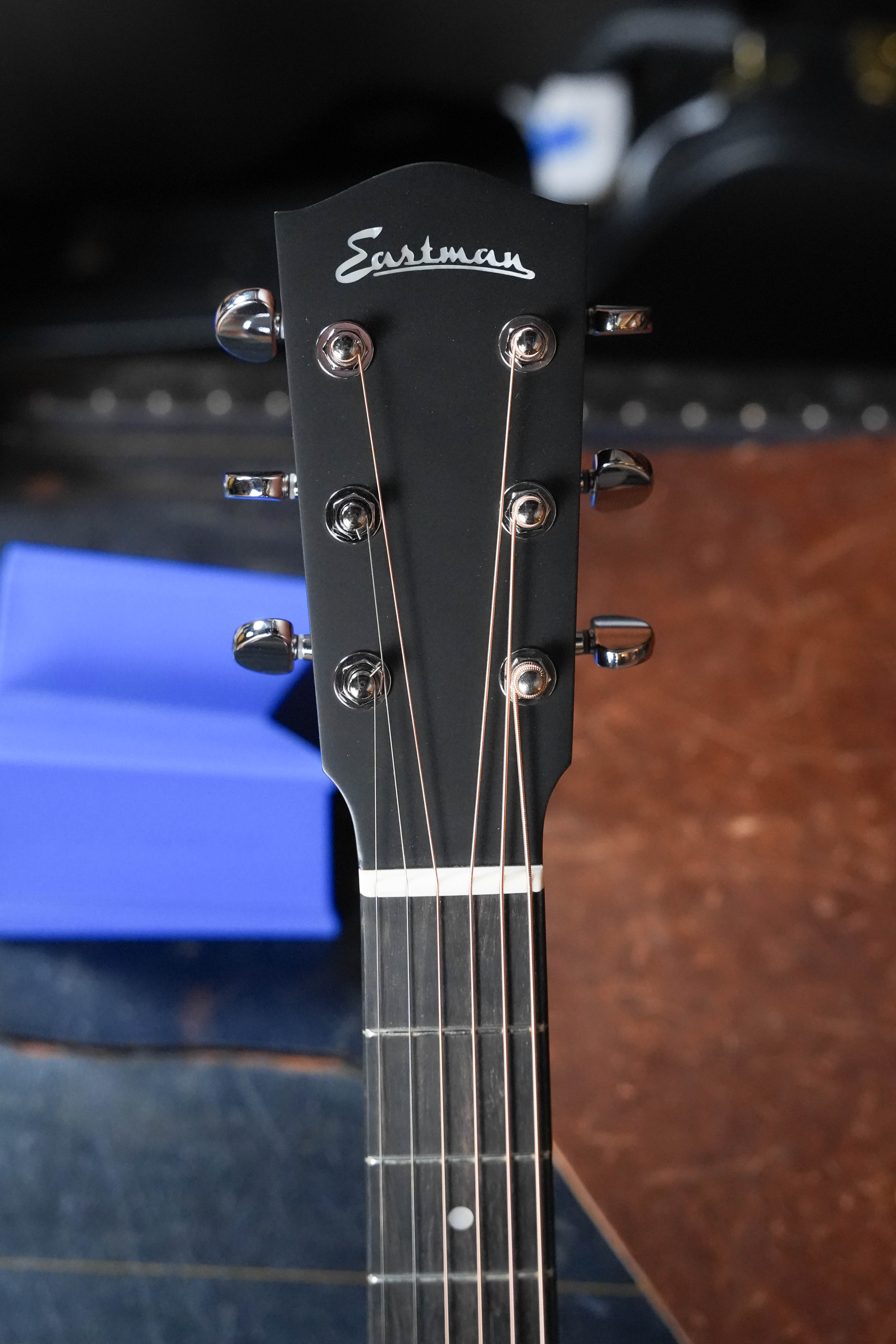 Eastman AC222LCE-DLX-GB Left-Handed Goldburst Cutaway Grand Auditorium Guitar w/Fishman Pickup #7136