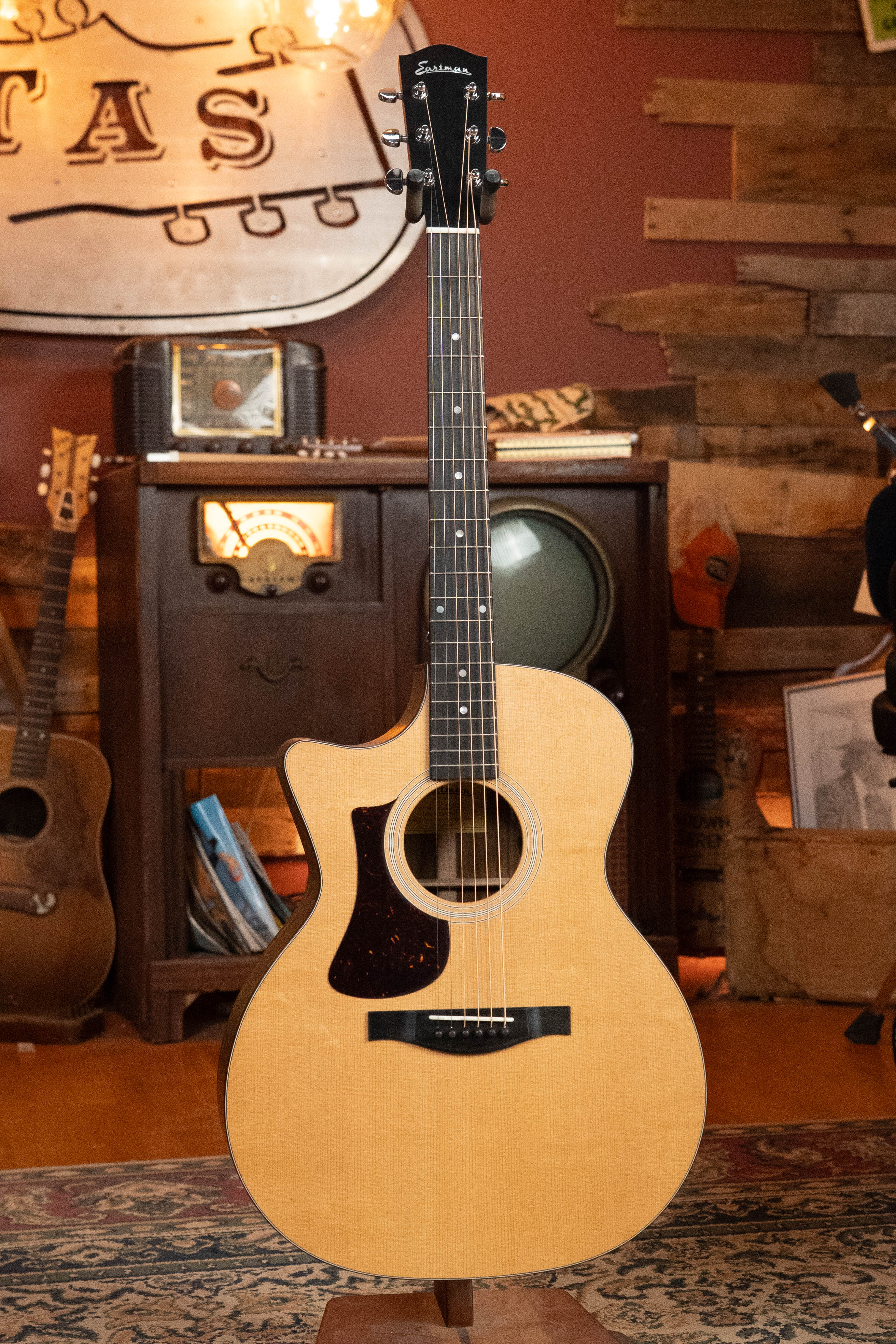 Eastman AC222LCE Sitka/Ovangkol *Left-Handed* Grand Auditorium Guitar w/Fishman Pickup #9827