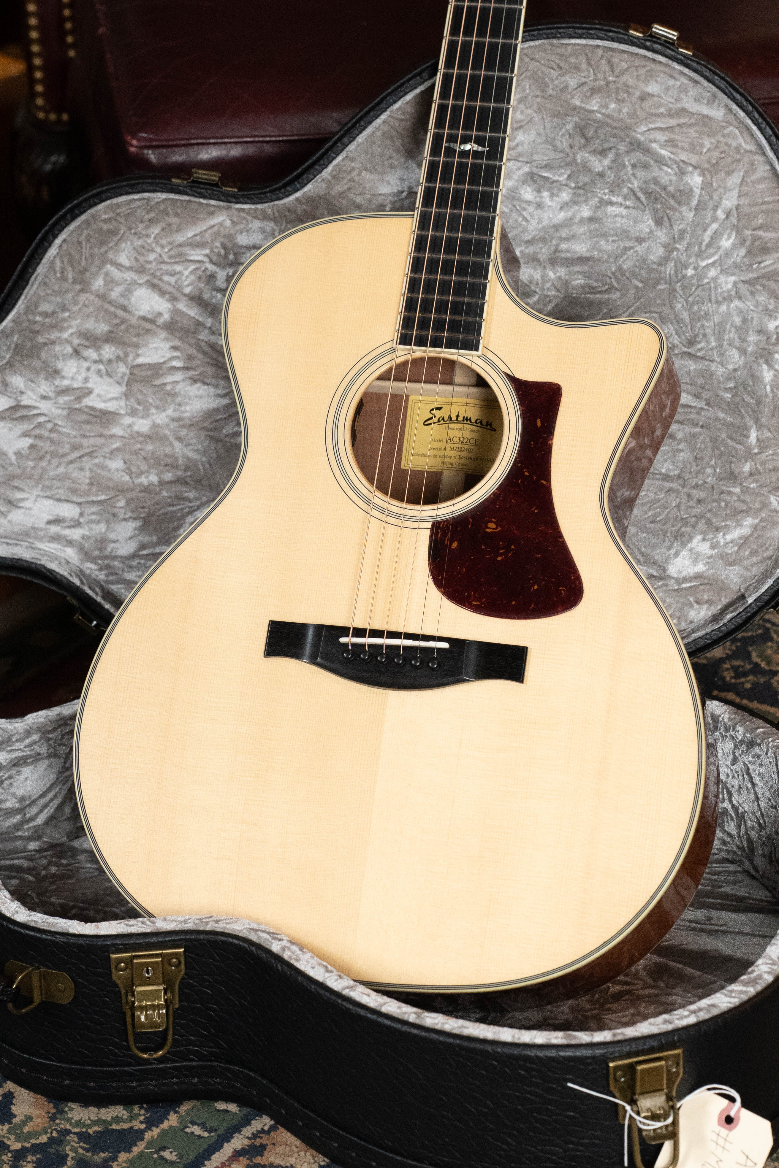 Eastman AC322CE Sitka/Mahogany Cutaway Grand Auditorium Guitar w/LR Baggs Pickup #2402