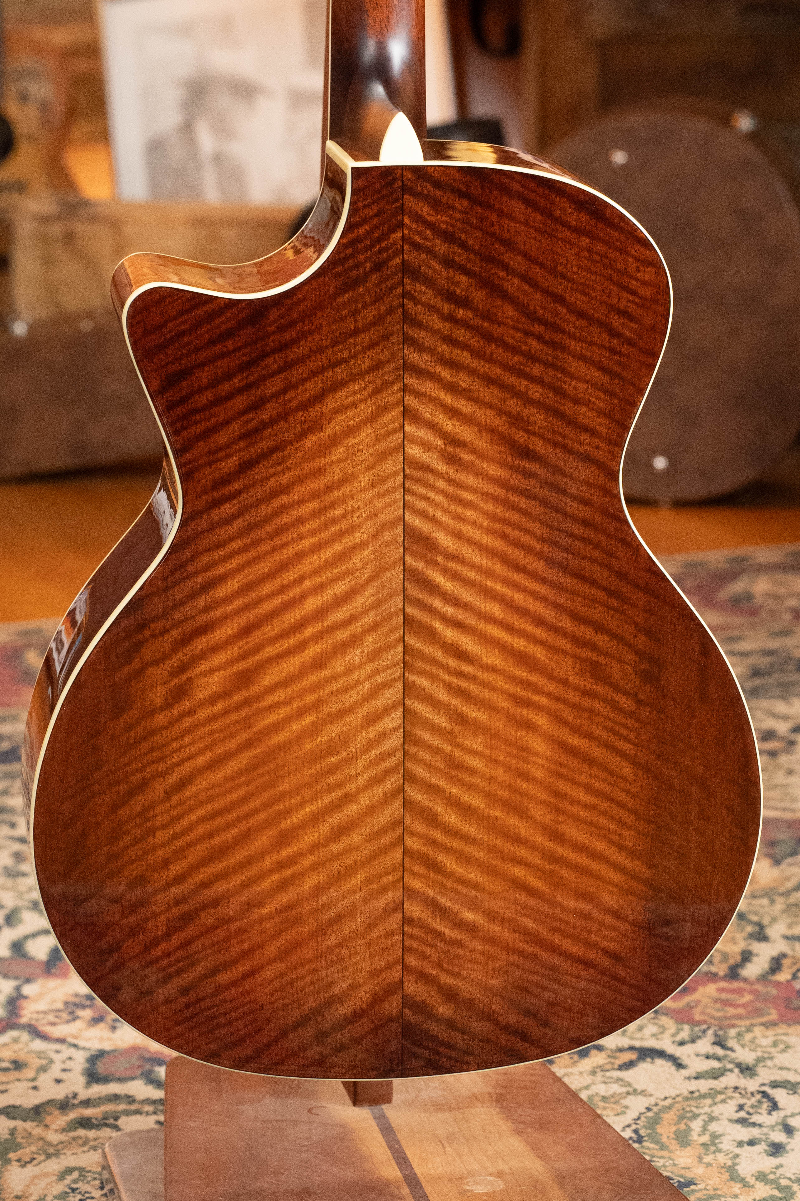 Eastman AC322CE Sitka/Mahogany Cutaway Grand Auditorium Guitar w/LR Baggs Pickup #3249