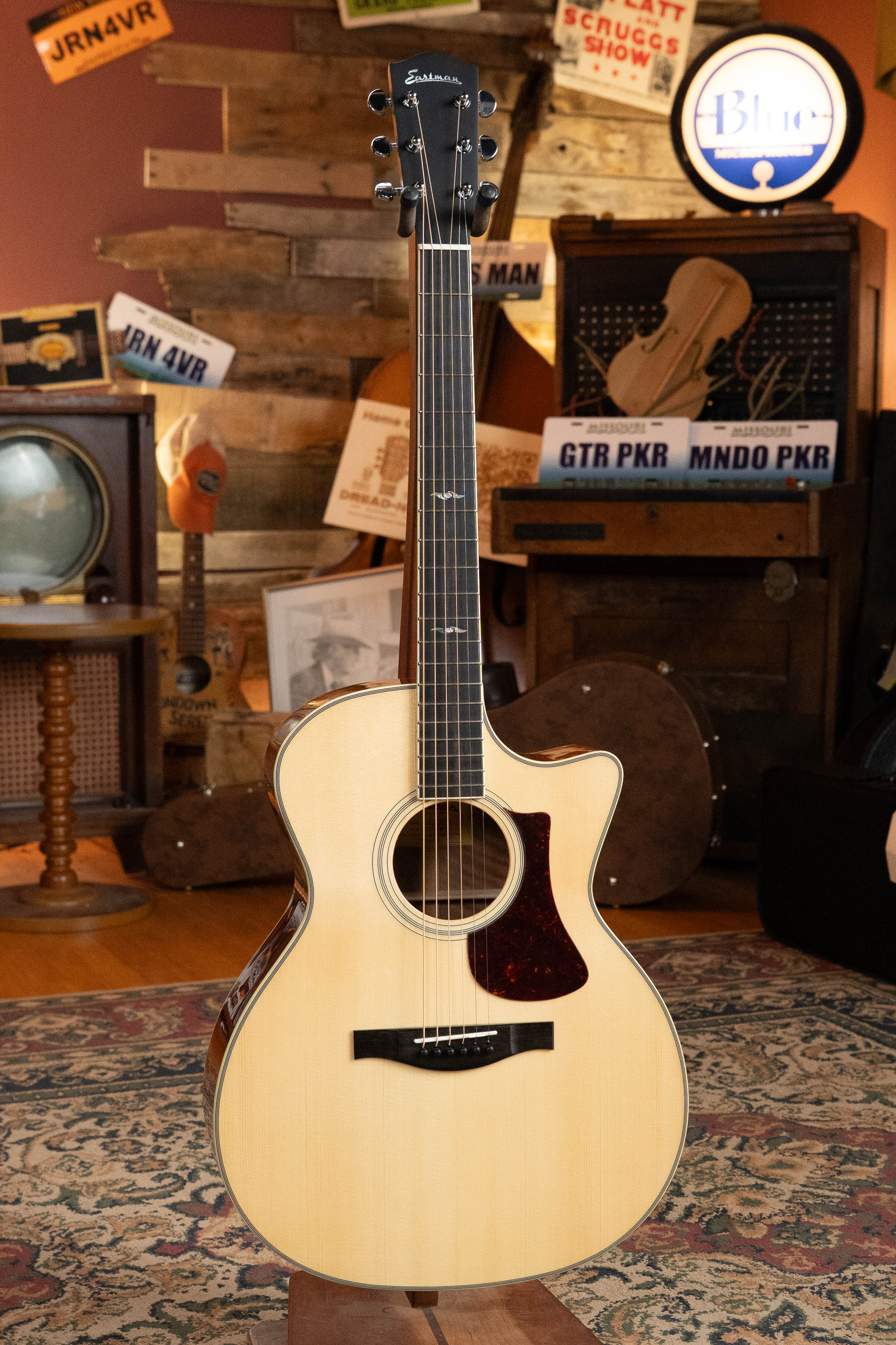 Eastman AC322CE Sitka/Mahogany Cutaway Grand Auditorium Guitar w/LR Baggs Pickup #3249