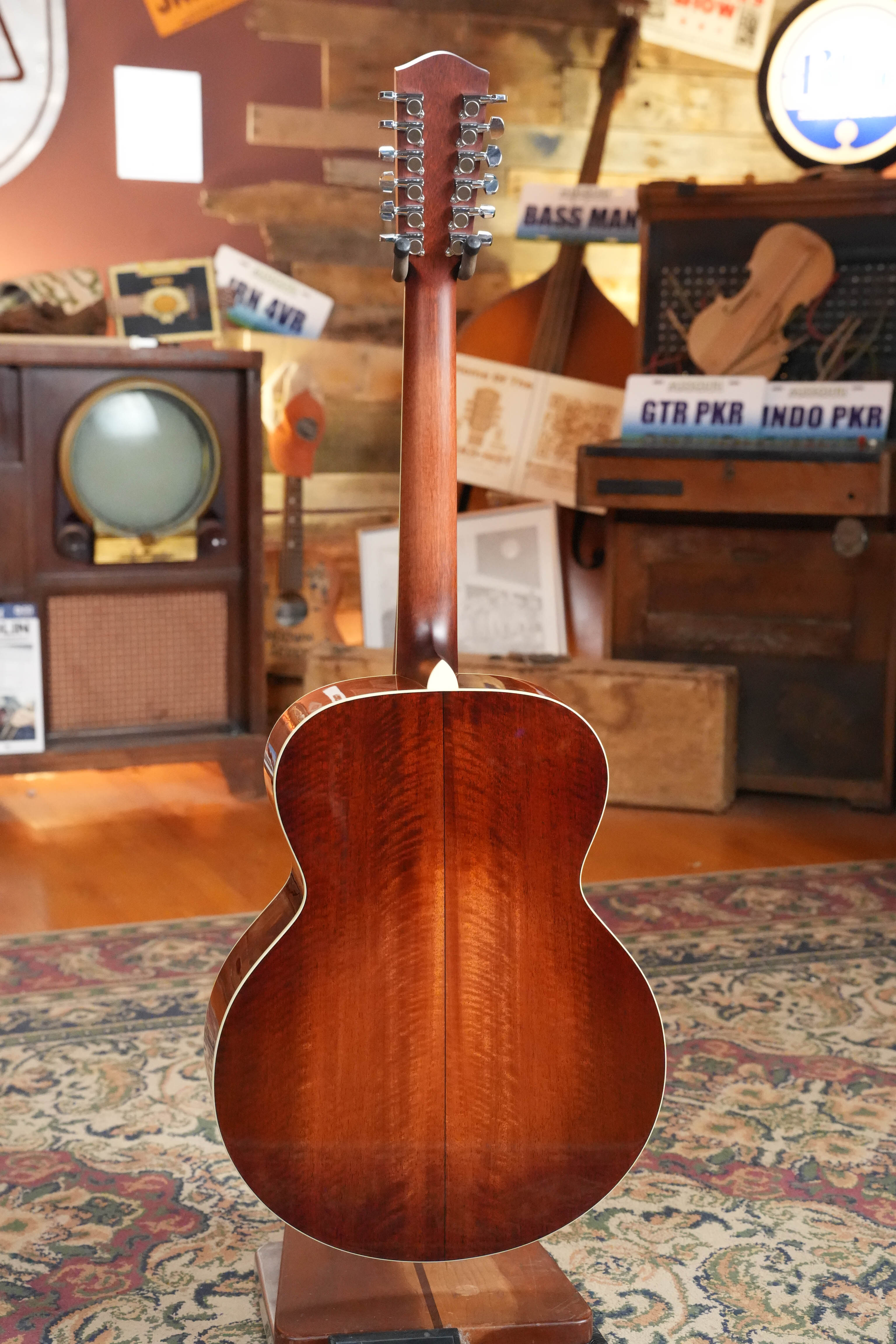 Eastman AC330E-12-SB Sitka/Mahogany Jumbo 12-String Sunburst Guitar w/LR Baggs Pickup #3425