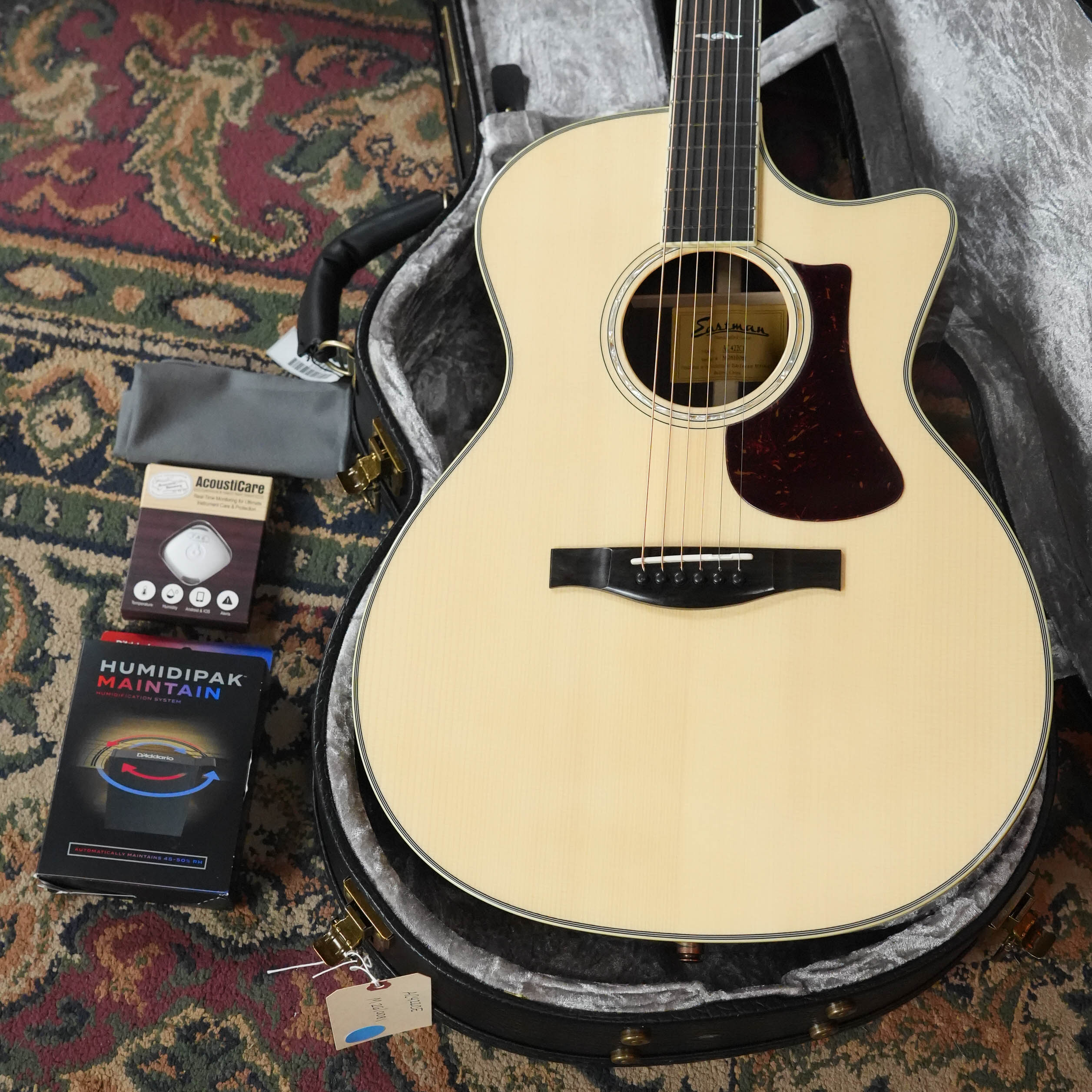 Eastman AC422CE Natural Gloss Grand Auditorium Acoustic Guitar w/ Electronics #0081