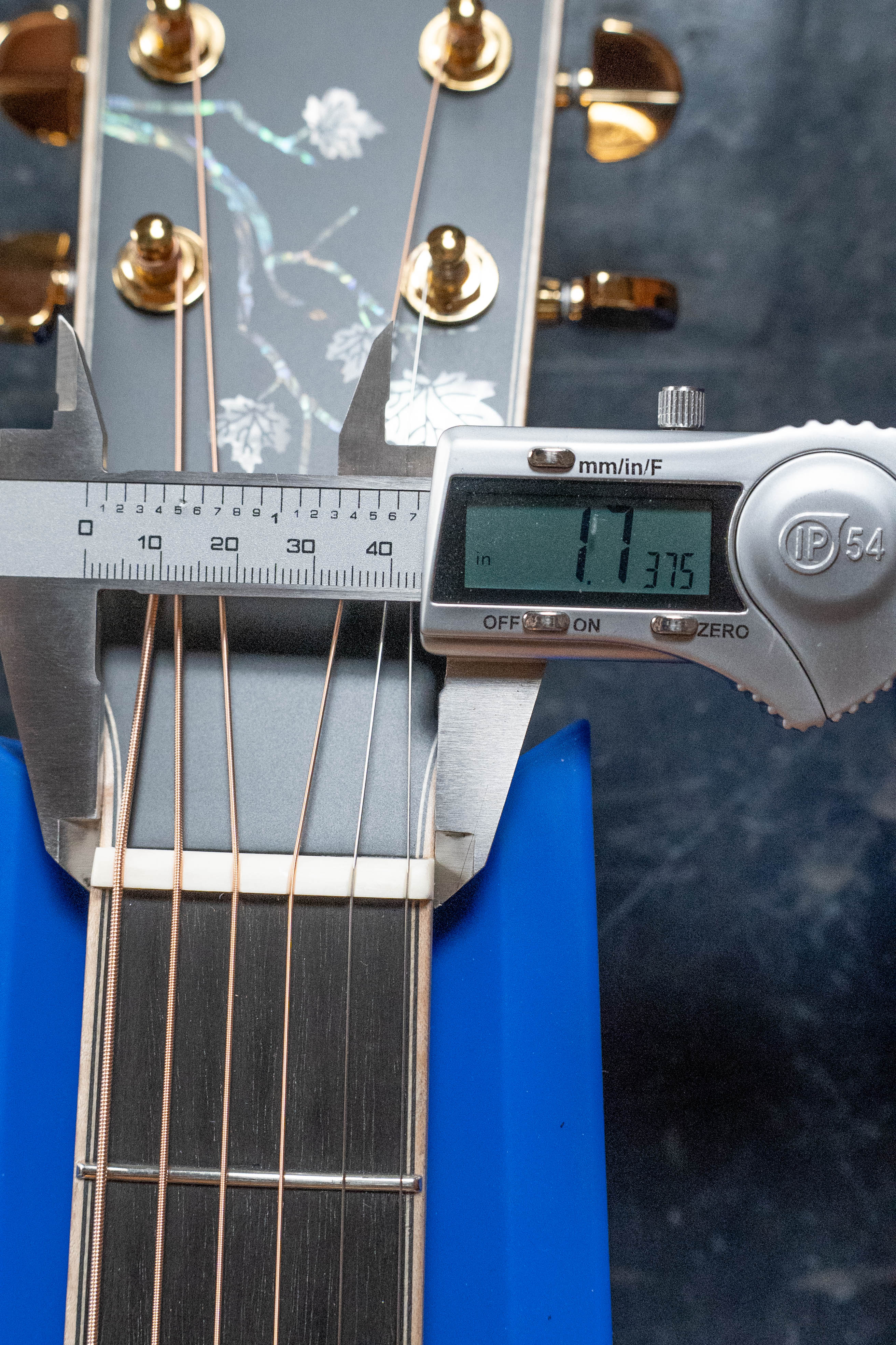 Eastman AC622CE-SB European Spruce/Flamed Maple Sunburst Grand Auditorium Guitar w/Chamfered Edge and Pickup #0568