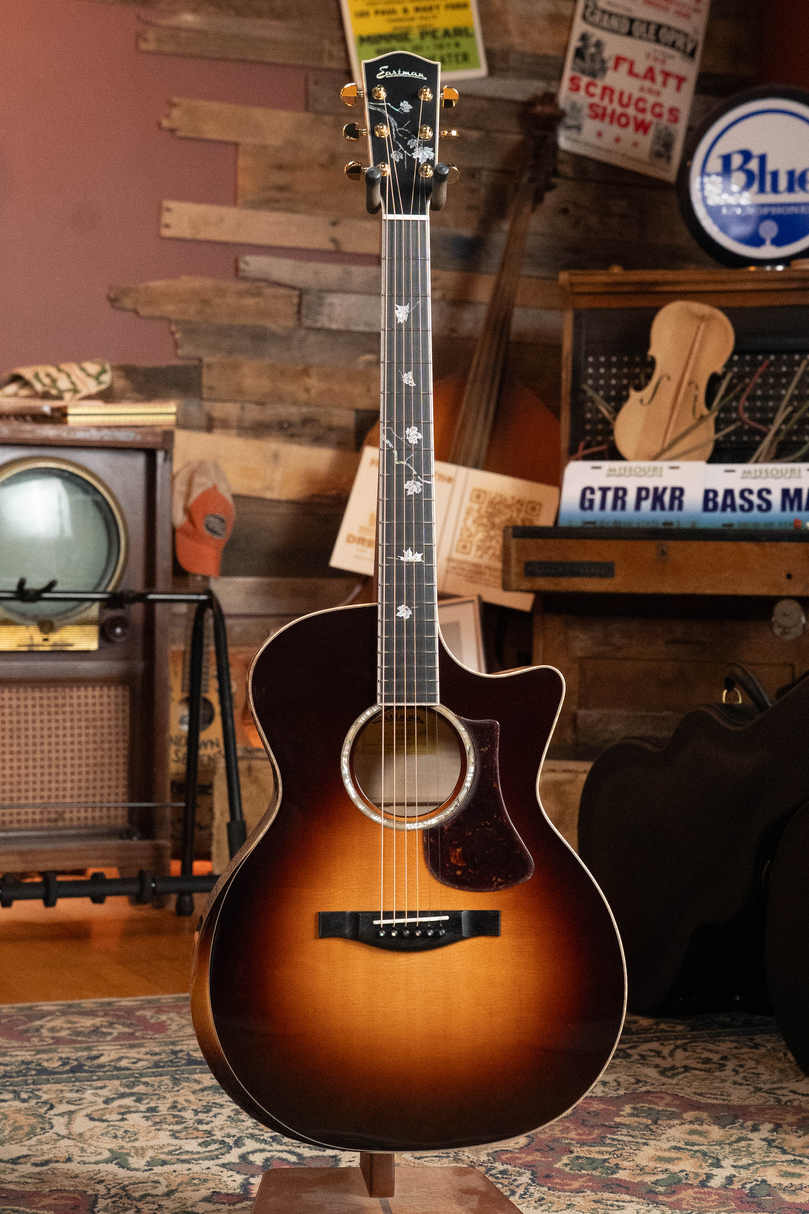 Eastman AC622CE-SB European Spruce/Flamed Maple Sunburst Grand Auditorium Guitar w/Chamfered Edge and Pickup #0568