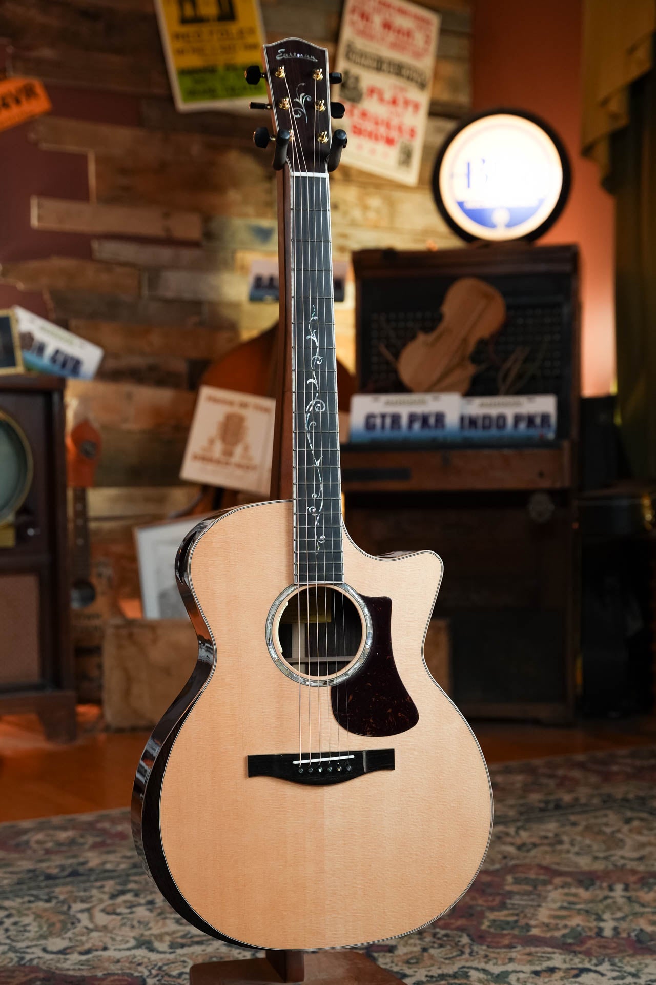 Eastman AC822CE Spruce/Rosewood Grand Auditorium Acoustic Guitar #1095