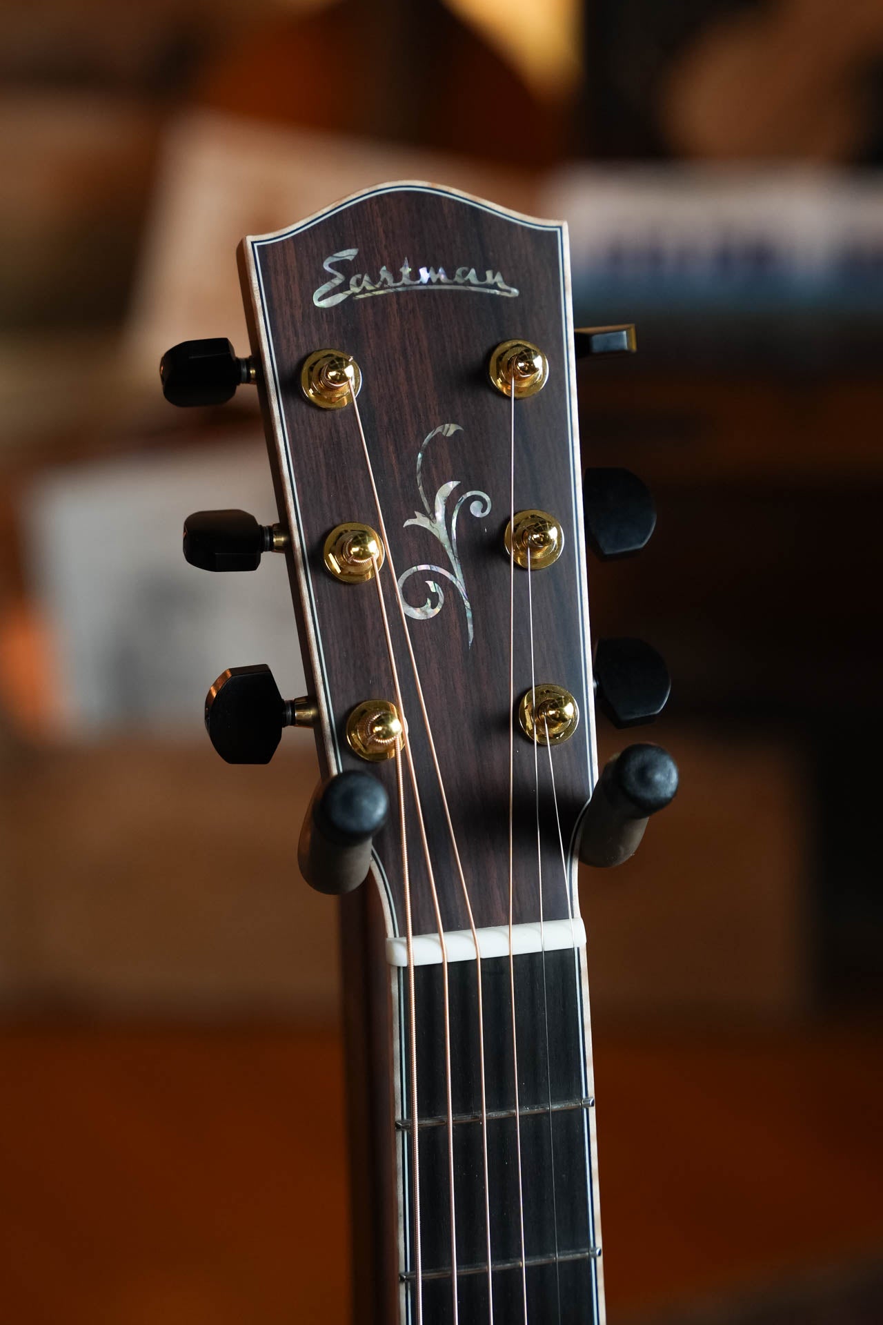 Eastman AC822CE Spruce/Rosewood Grand Auditorium Acoustic Guitar #1095