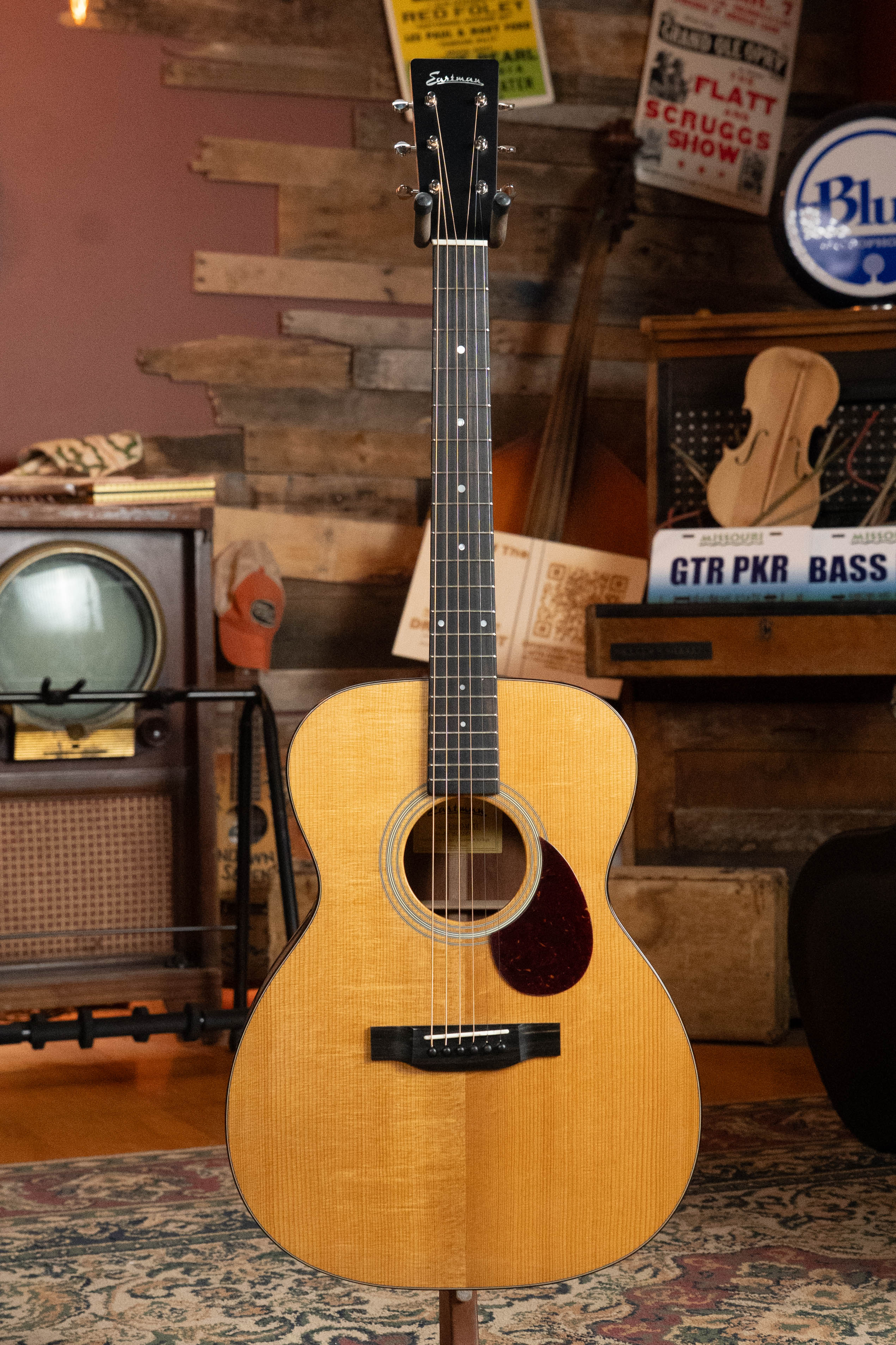 Eastman E10OM-TC Thermo-Cured Adirondack/Mahogany Orchestra Model Acou