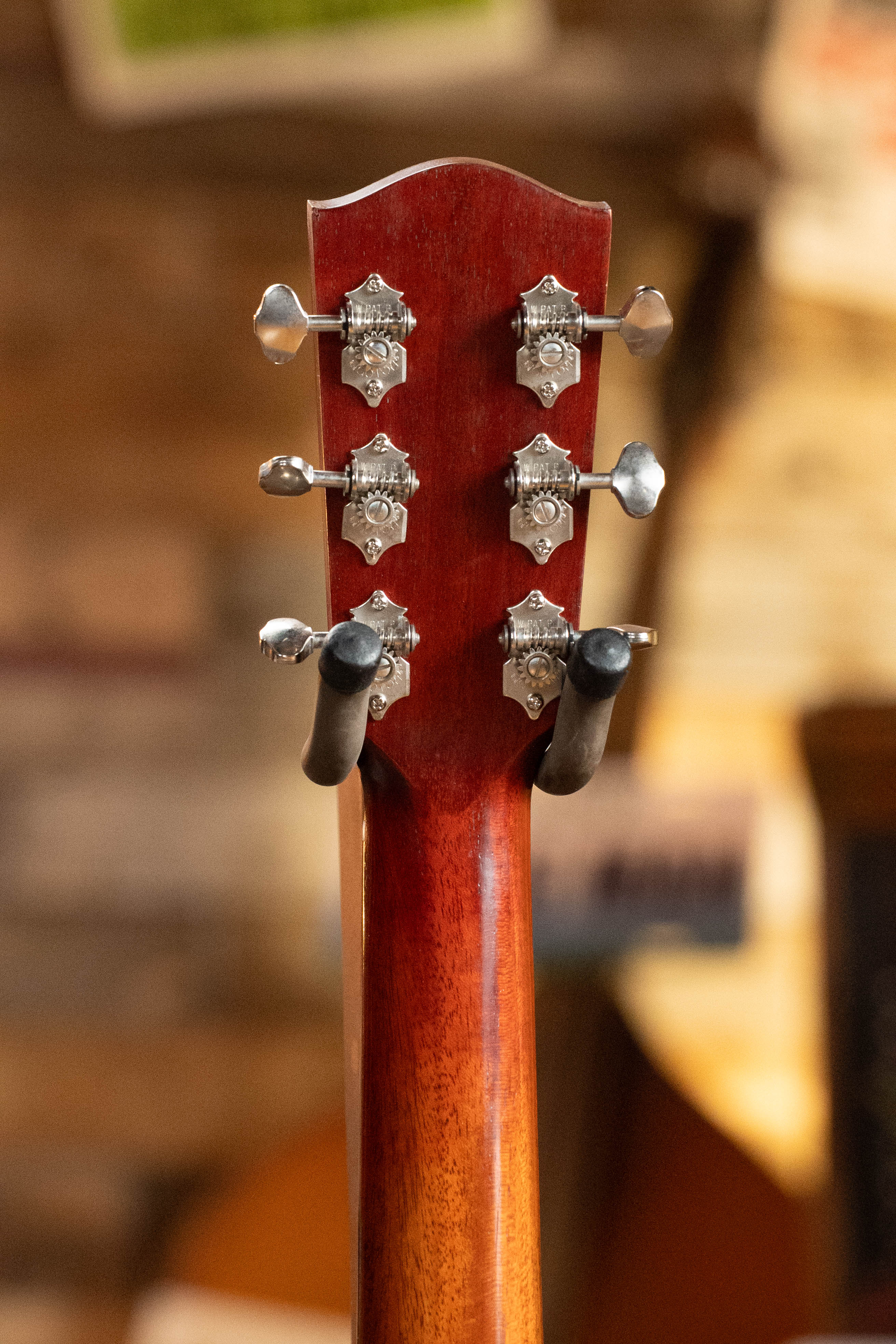 Eastman E10SS/V Adirondack/Mahogany Antique Classic Finish Slope Shoulder Dreadnought Acoustic Guitar #0361