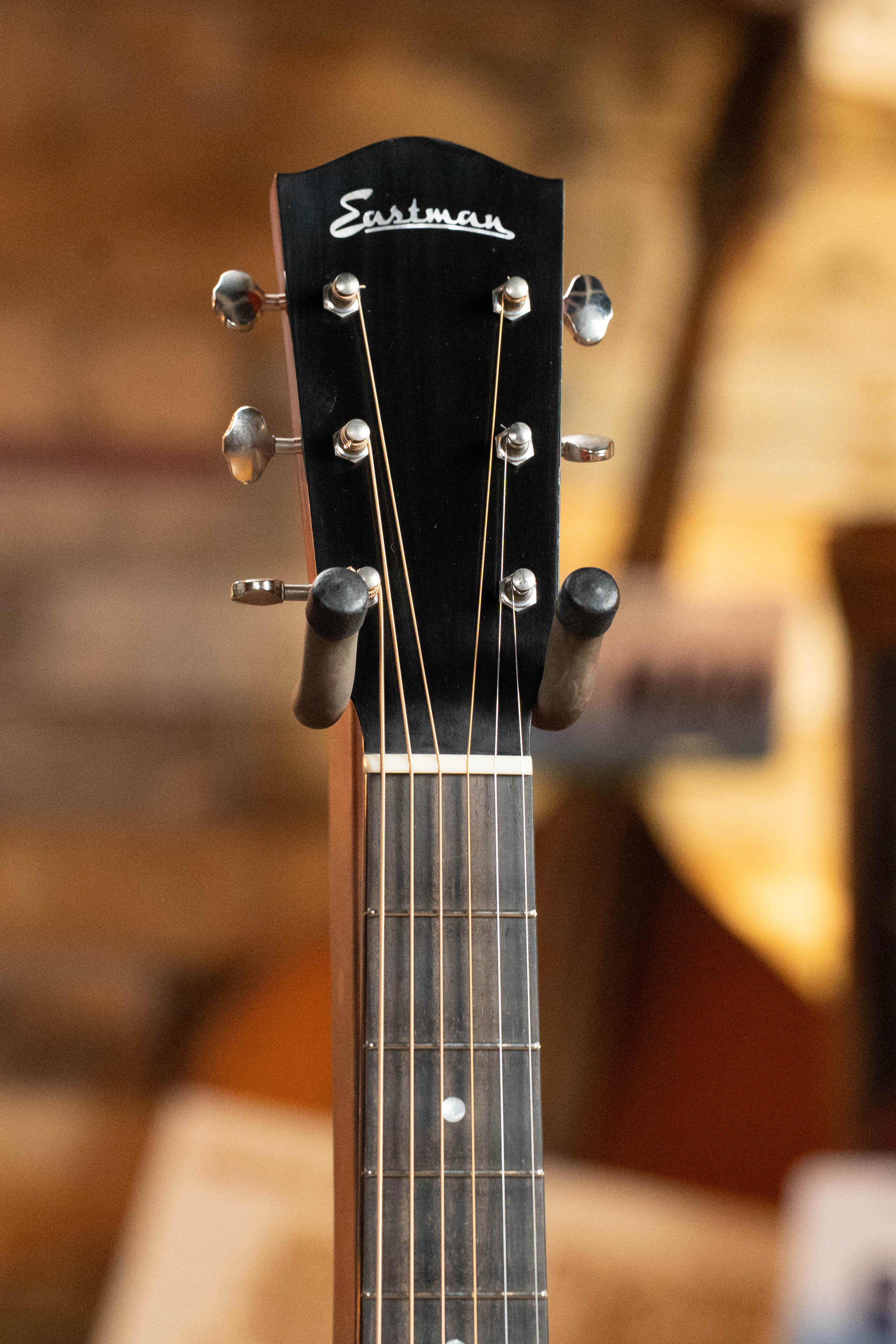 Eastman E10SS/V Adirondack/Mahogany Antique Classic Finish Slope Shoulder Dreadnought Acoustic Guitar #0361