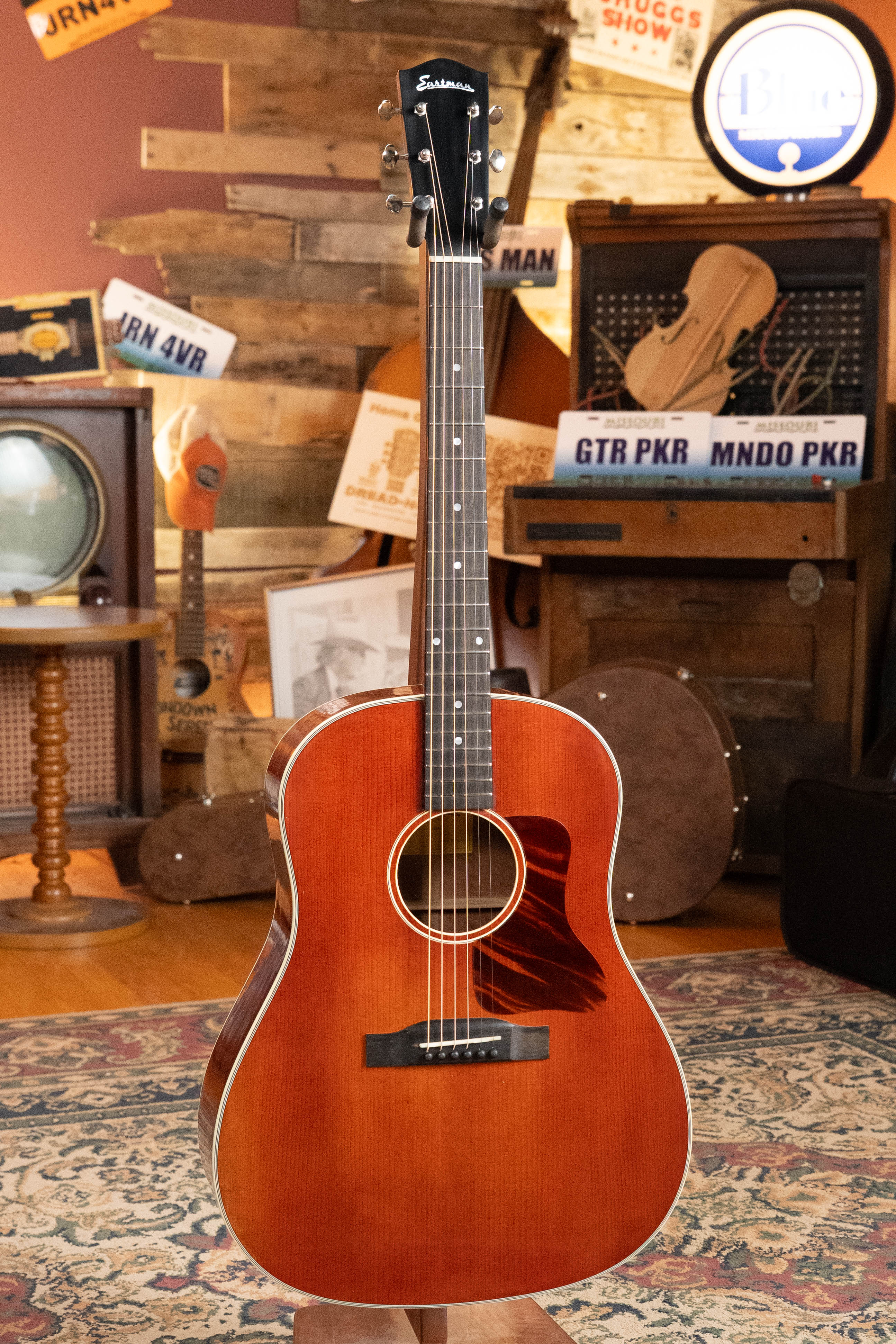 Eastman E10SS/V Adirondack/Mahogany Antique Classic Finish Slope Shoulder Dreadnought Acoustic Guitar #0363