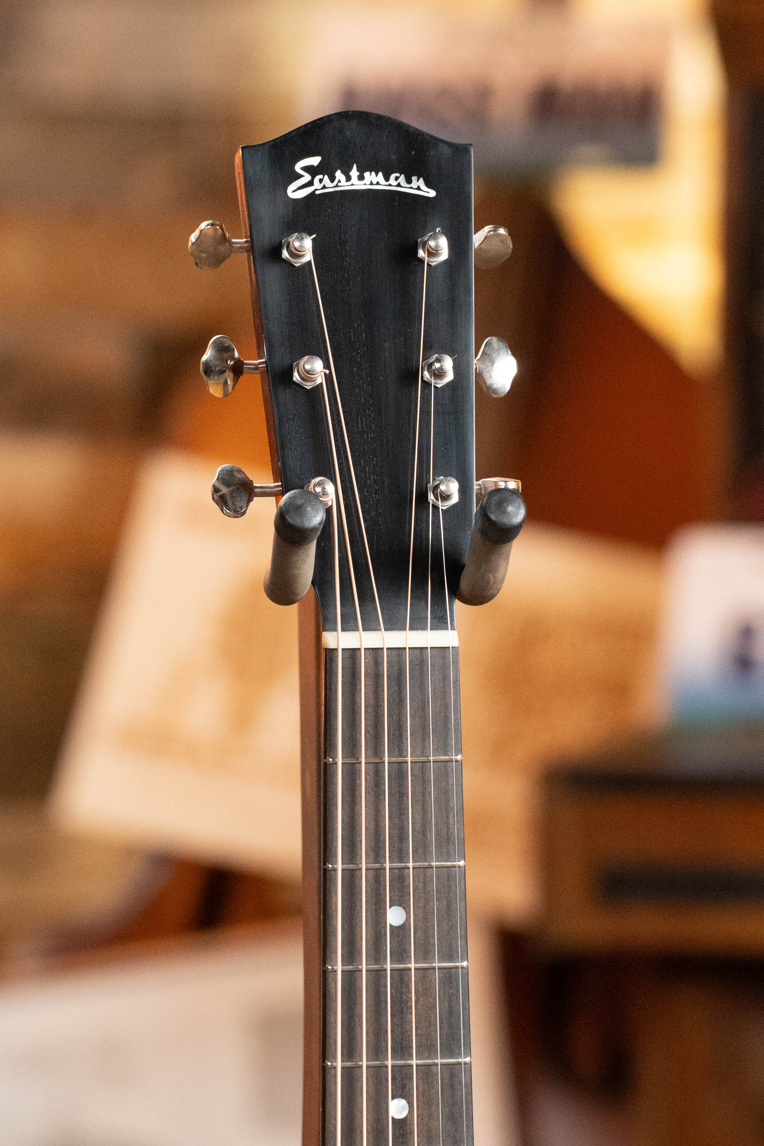 Eastman E10SS/V Adirondack/Mahogany Antique Classic Finish Slope Shoulder Dreadnought Acoustic Guitar #0363