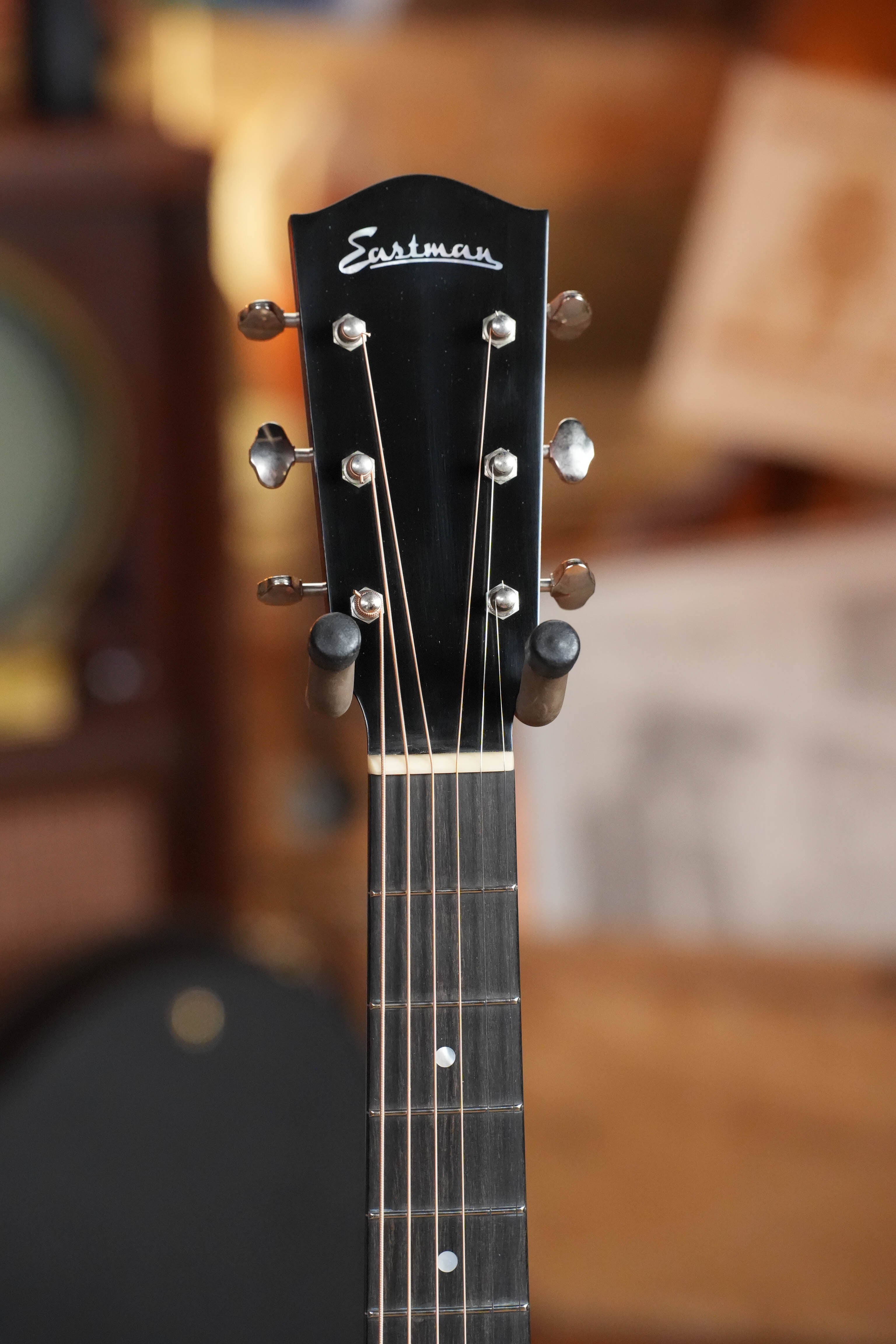 Eastman E10SS/V Adirondack/Mahogany Antique Classic Finish Slope Shoulder Dreadnought Acoustic Guitar #0366