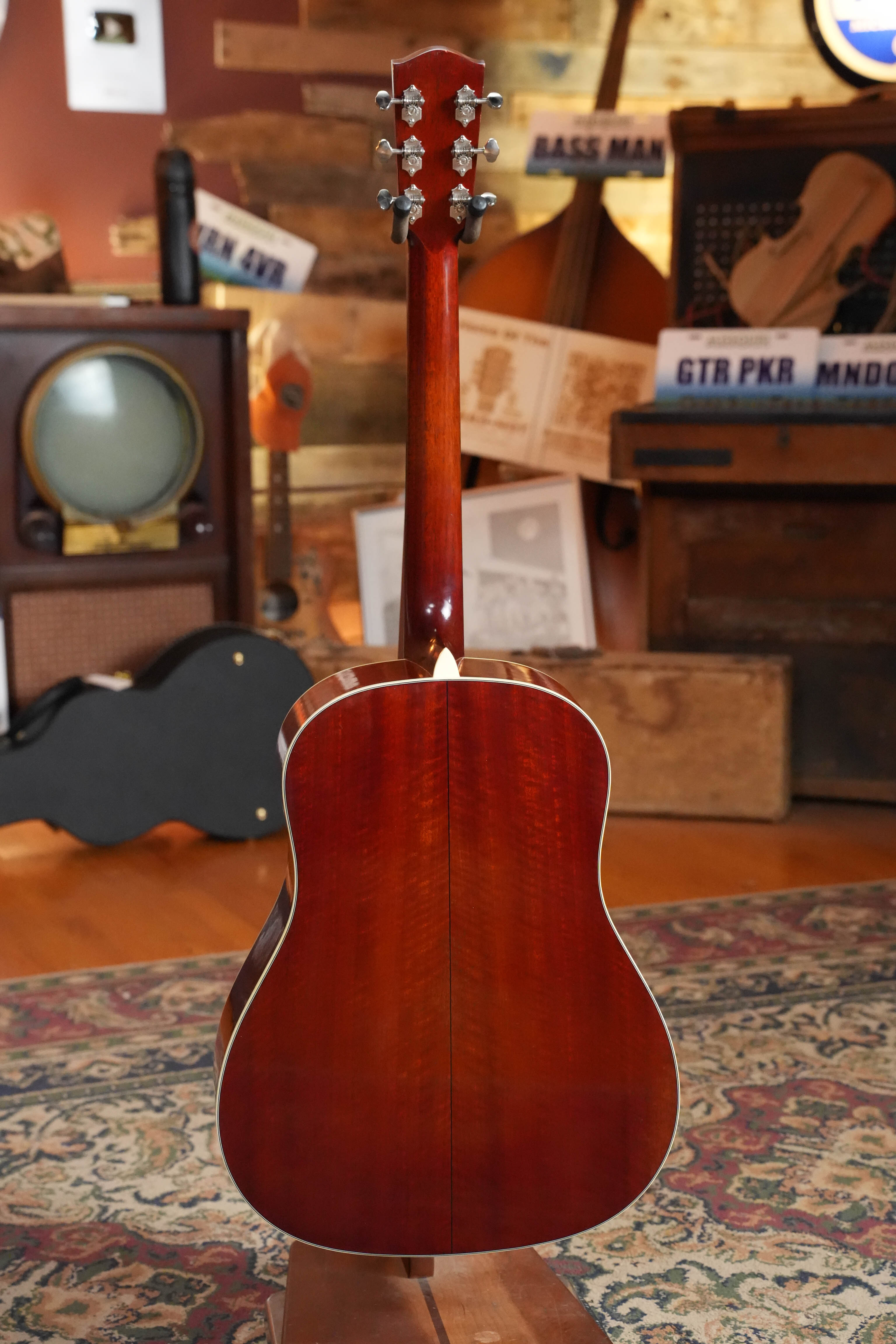 Eastman E10SS/V Adirondack/Mahogany Antique Classic Finish Slope Shoulder Dreadnought Acoustic Guitar #0366