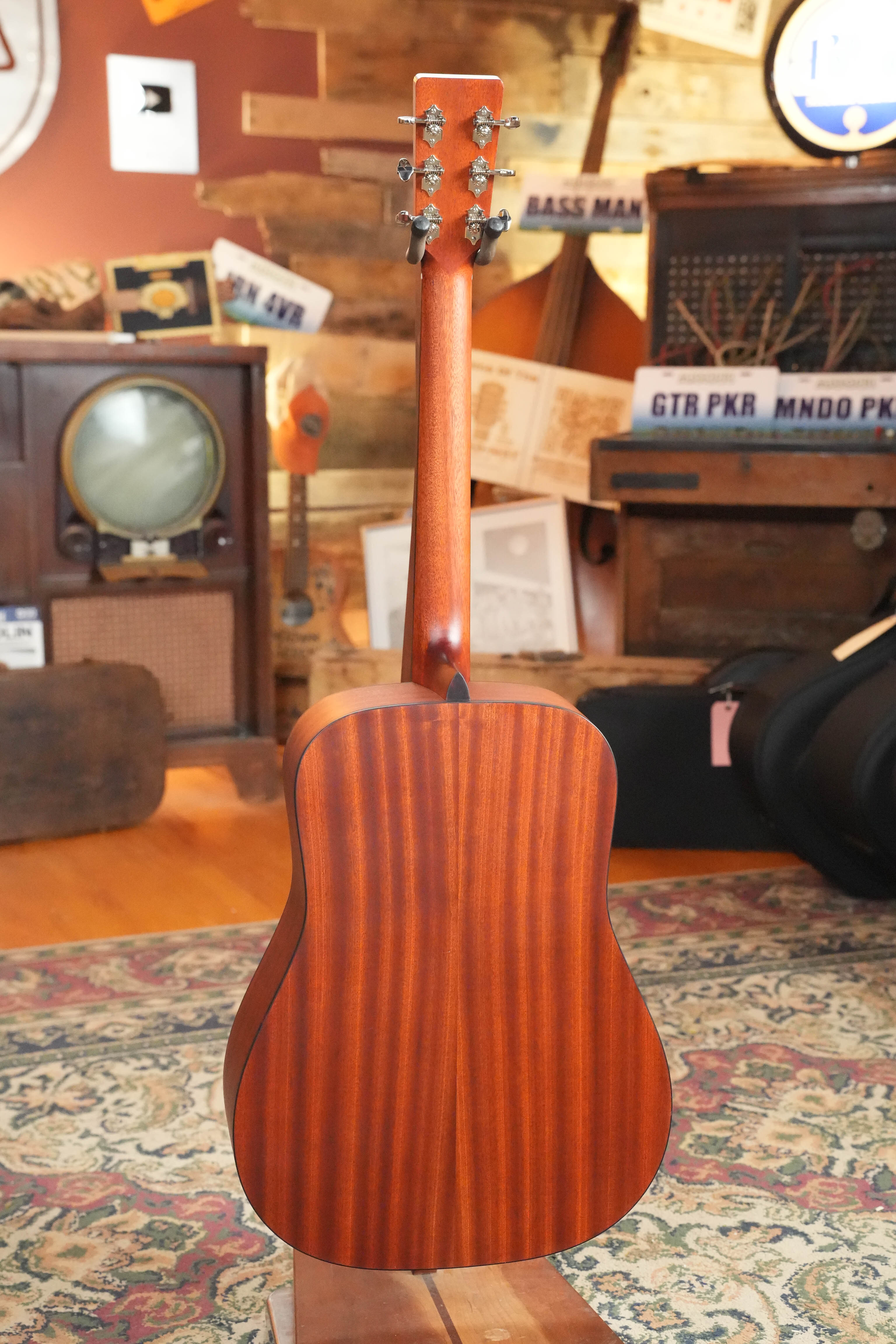 Eastman E1D-CLA Classic Finish Dreadnought Acoustic Guitar #1172