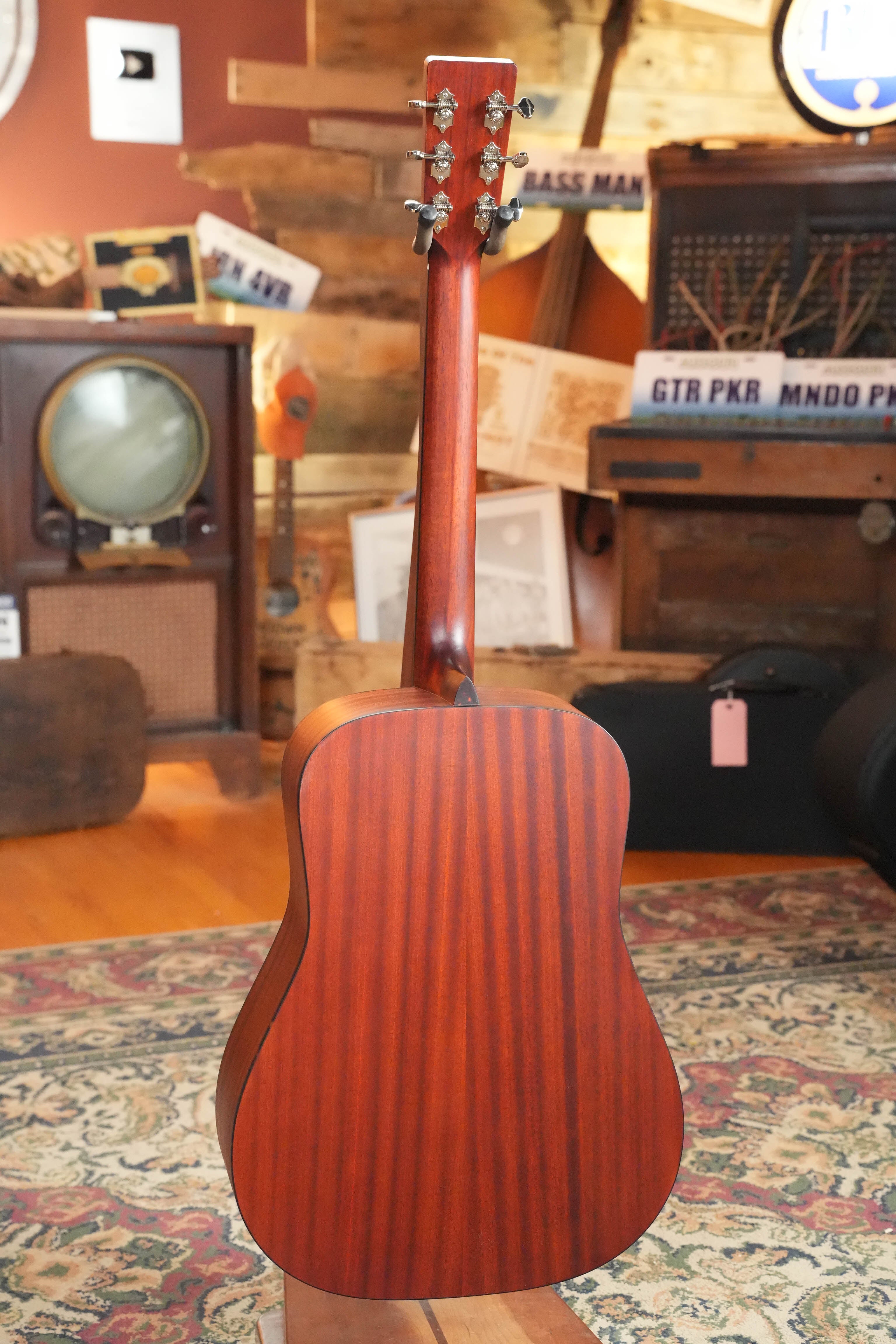 Eastman E1D-CLA Classic Finish Dreadnought Acoustic Guitar #9747