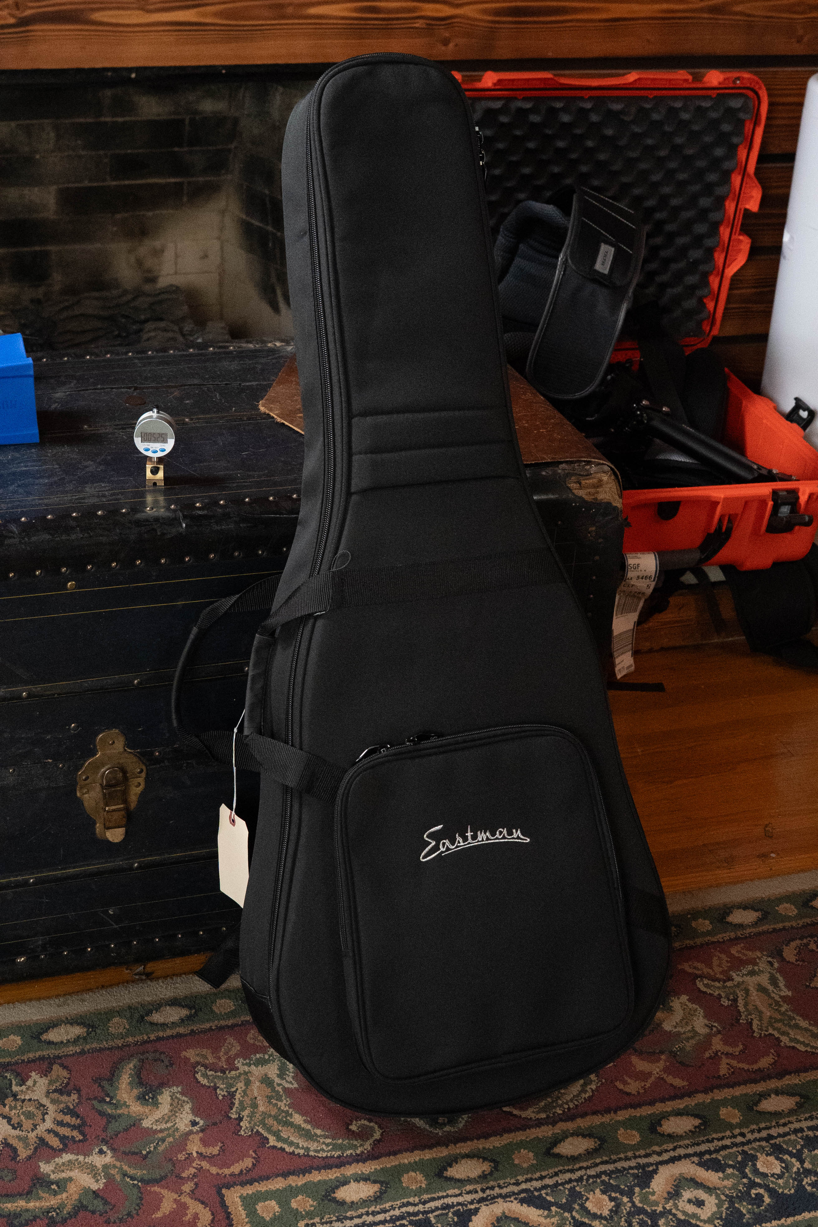 Eastman E1D-DLX Sitka/Sapele Dreadnought Guitar w/Fishman Pickup #8435