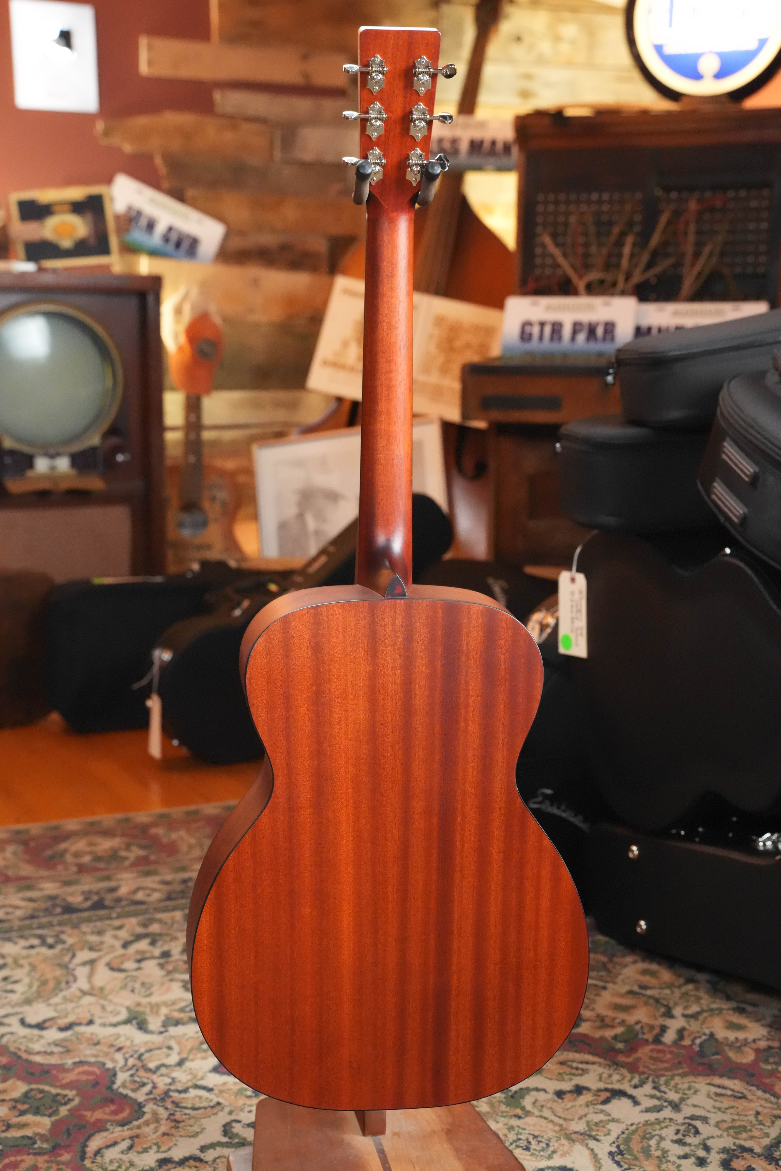 Eastman E1OM-CLA All Solid Sitka/Sapele Classic Finish Orchestra Model Acoustic Guitar #9269