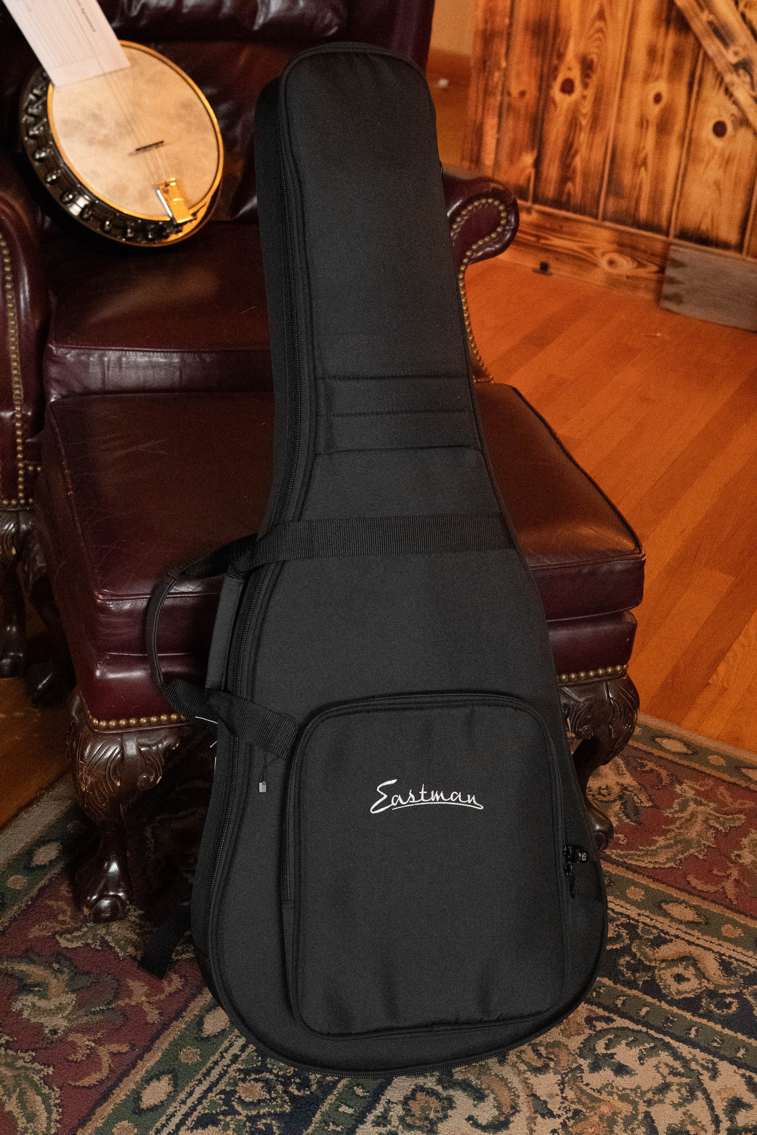 Eastman E1OM-DLX All Solid Sitka/Sapele Guitar w/Fishman Pickup #4848