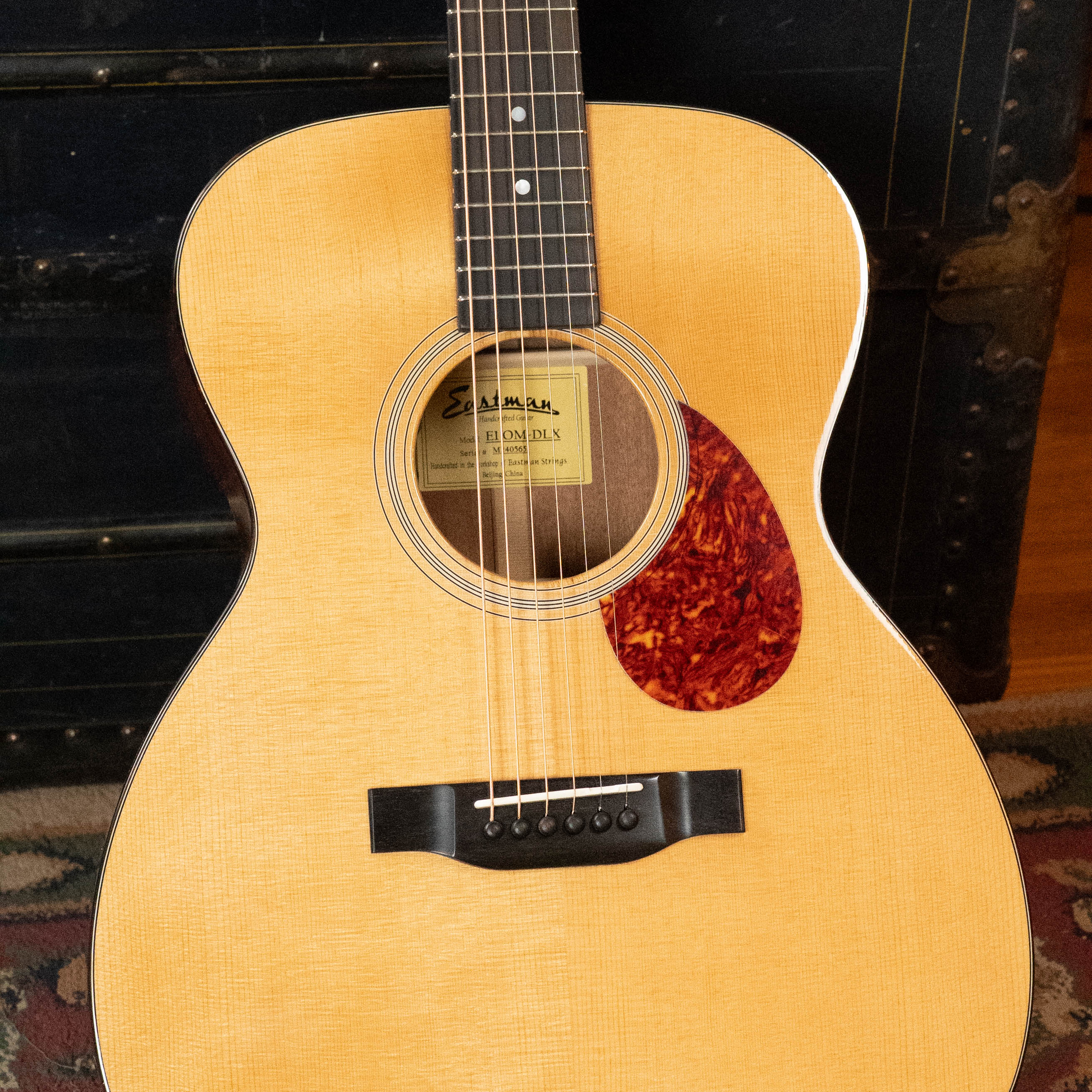 Eastman E1OM-DLX All Solid Sitka/Sapele Guitar w/Fishman Pickup #5651