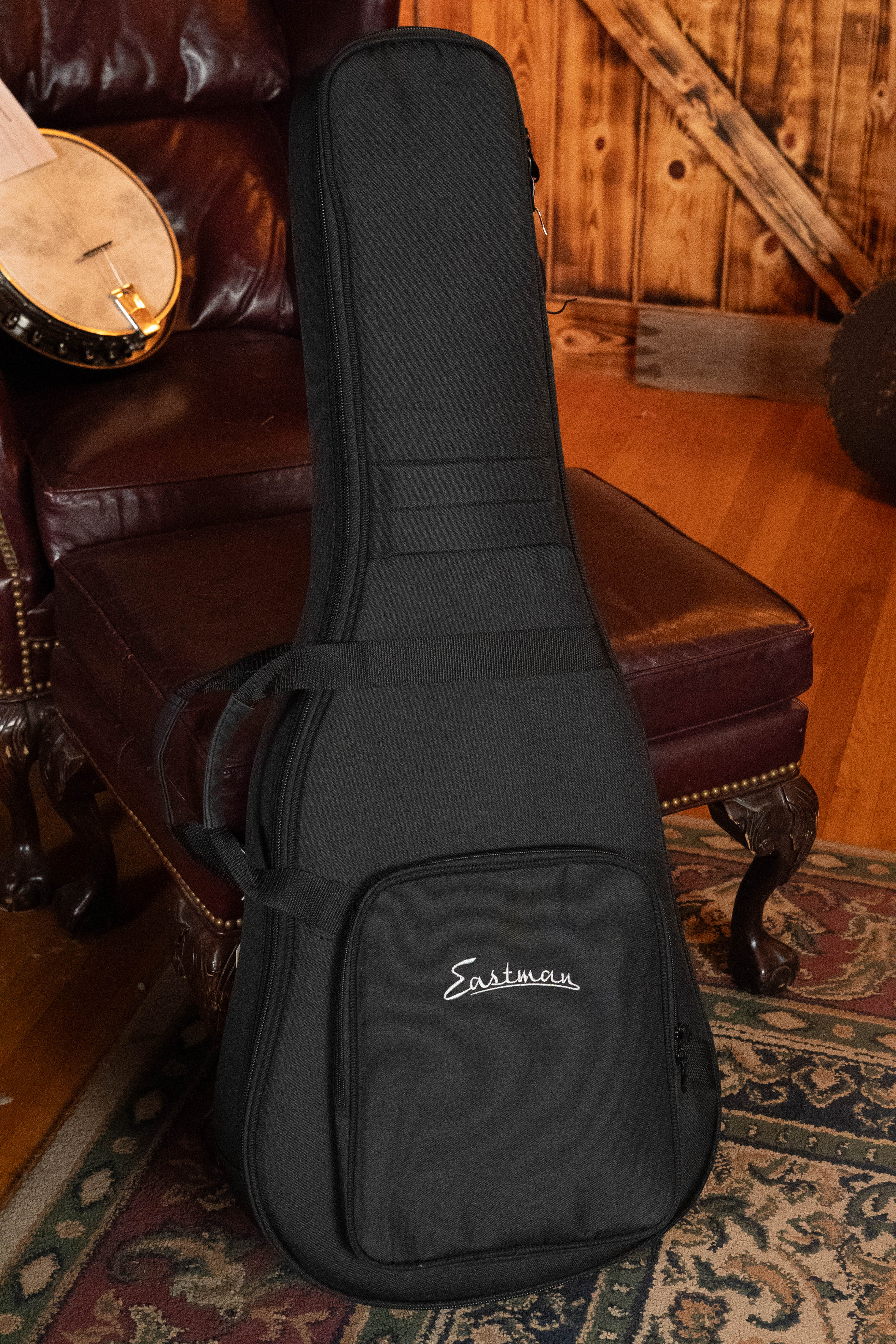 Eastman E1OM-DLX All Solid Sitka/Sapele Guitar w/Fishman Pickup #5651