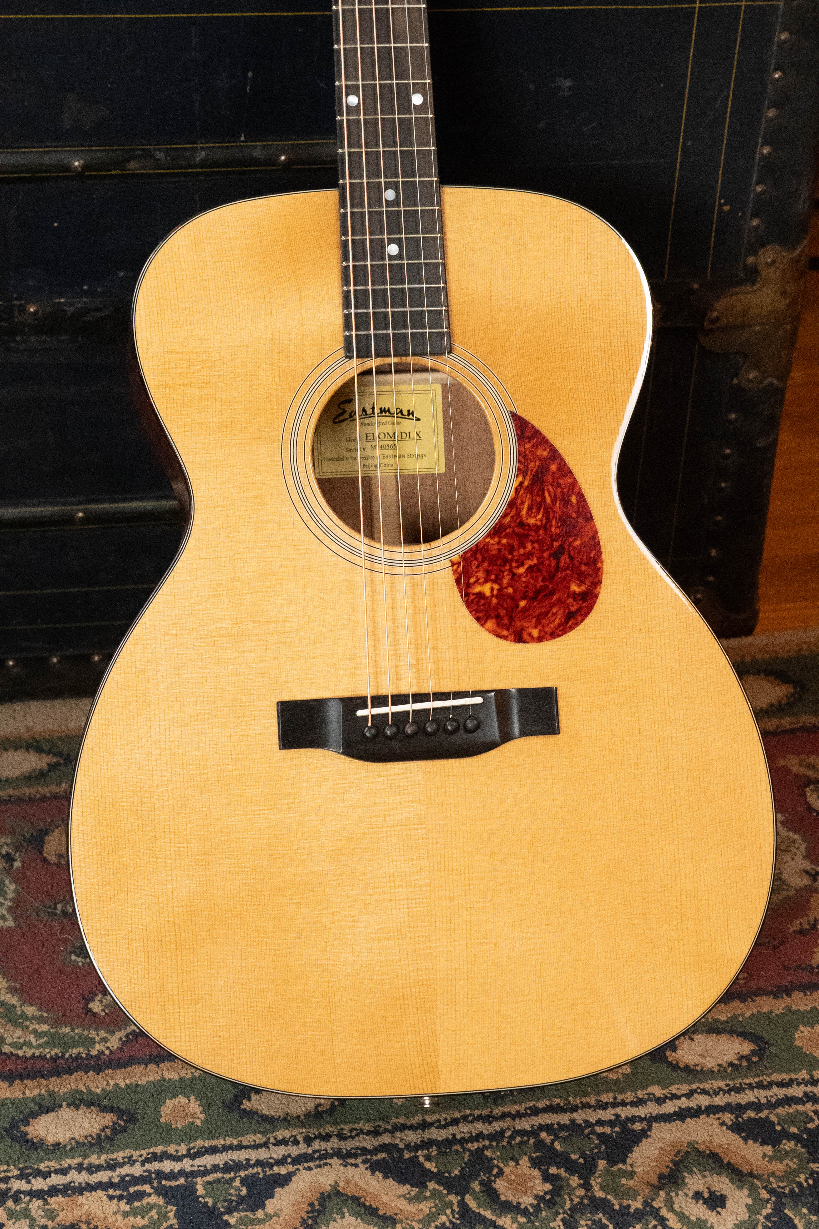 Eastman E1OM-DLX All Solid Sitka/Sapele Guitar w/Fishman Pickup #5651