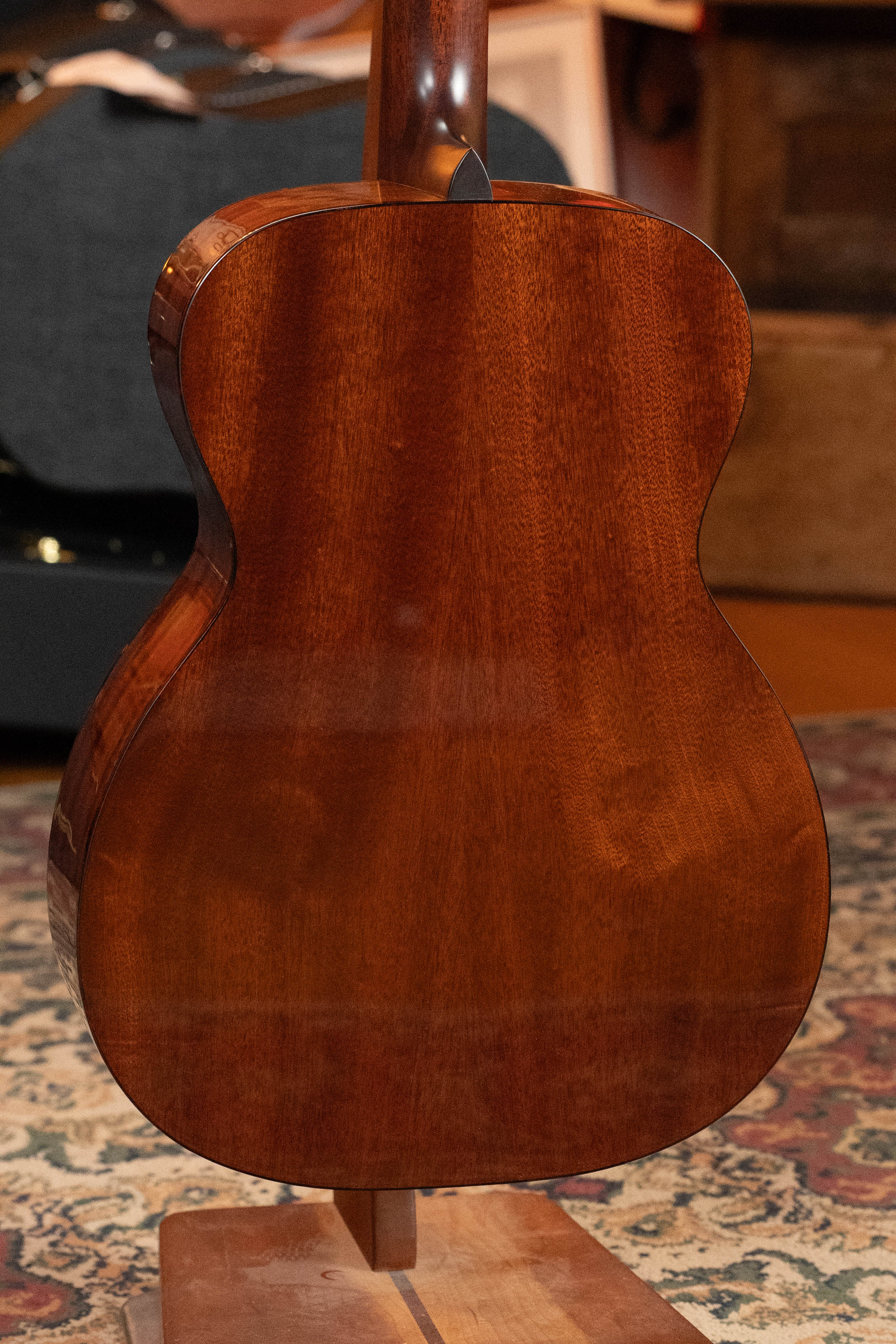 Eastman E1OM-DLX All Solid Sitka/Sapele OM Guitar w/Fishman Pickup #5652