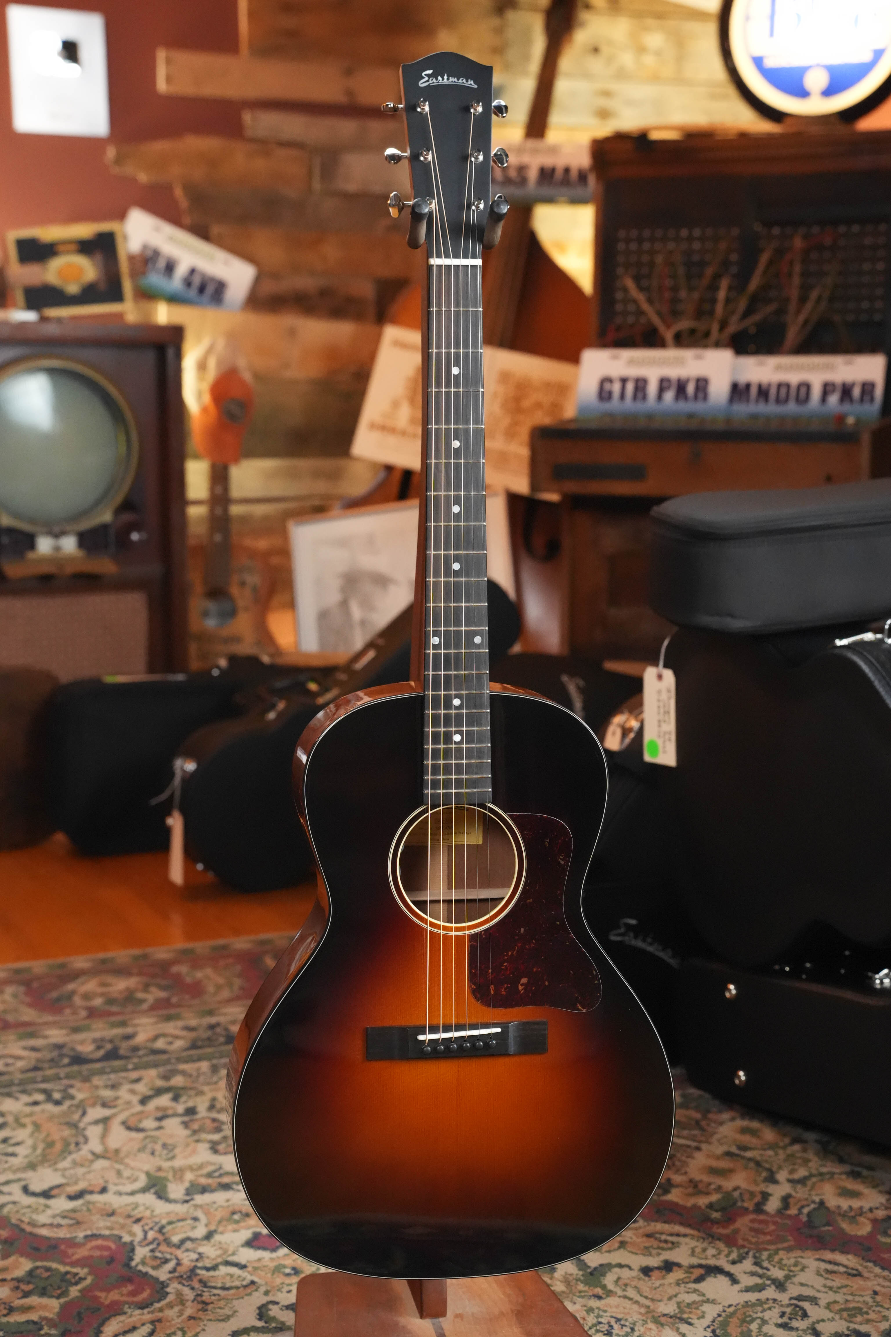Eastman E1OOSS-DLX-SB Sunburst 00 Acoustic-Electric Guitar #1765