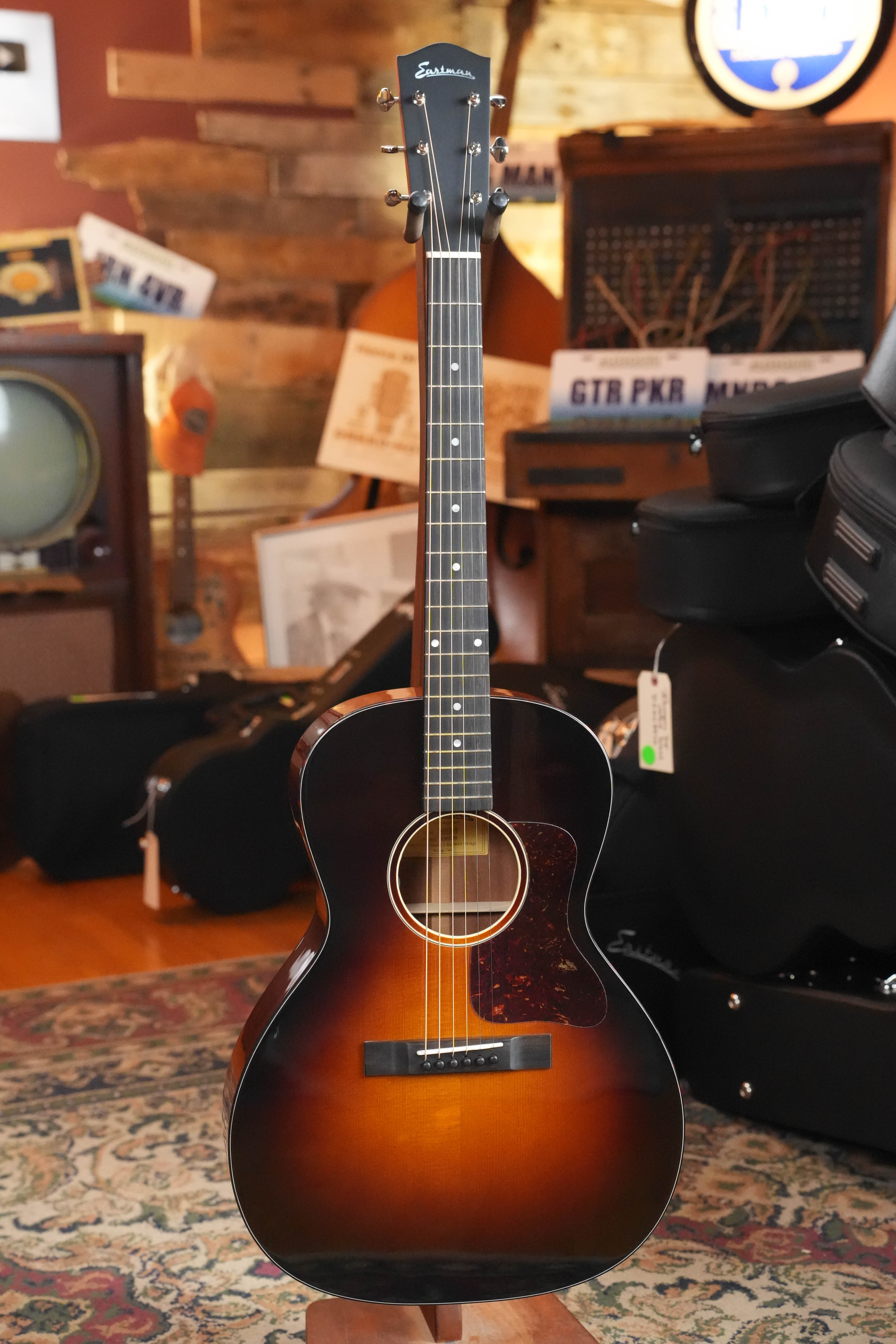 Eastman E1OOSS-DLX-SB Sunburst 00 Acoustic-Electric Guitar #1766