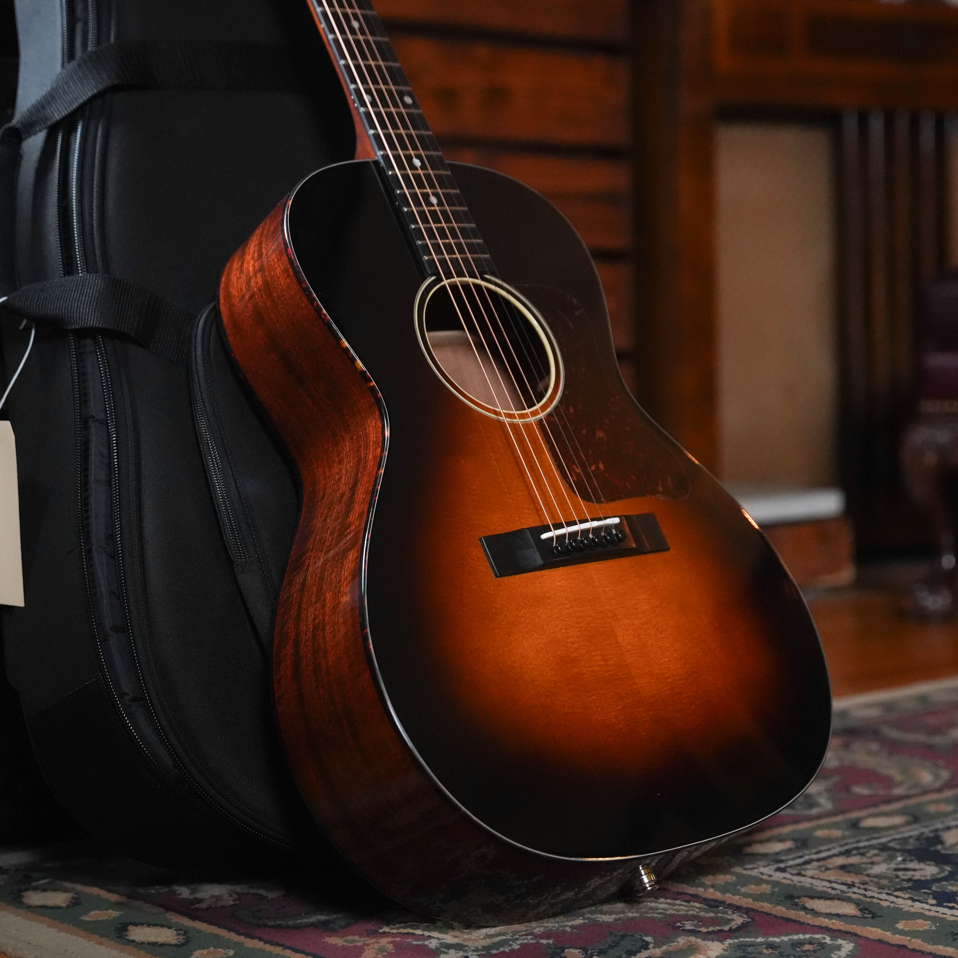 Eastman E1OOSS-DLX-SB Sunburst 00 Acoustic-Electric Guitar w/Fishman Pickup #5161