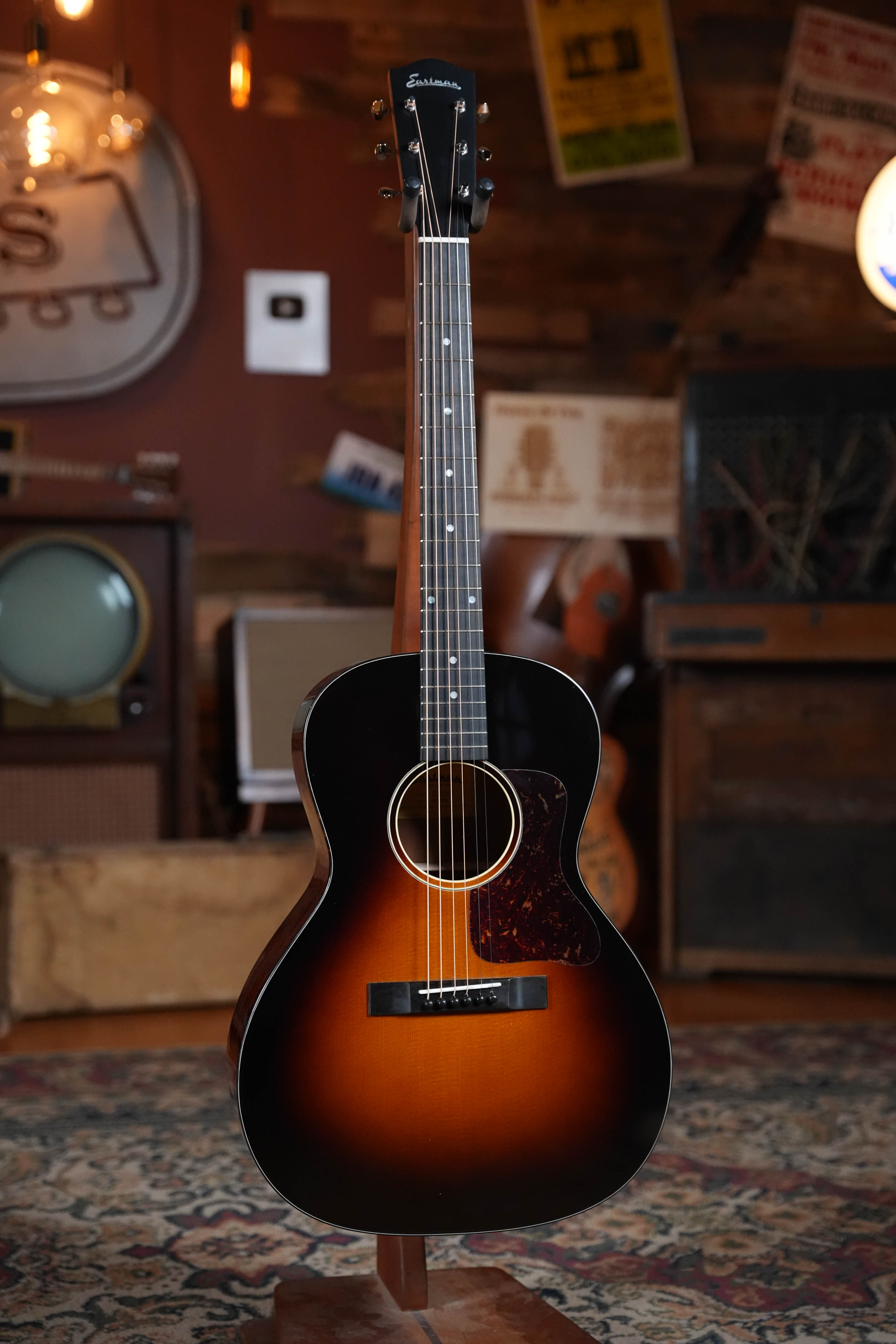 Eastman E1OOSS-DLX-SB Sunburst 00 Acoustic-Electric Guitar w/Fishman Pickup #5161