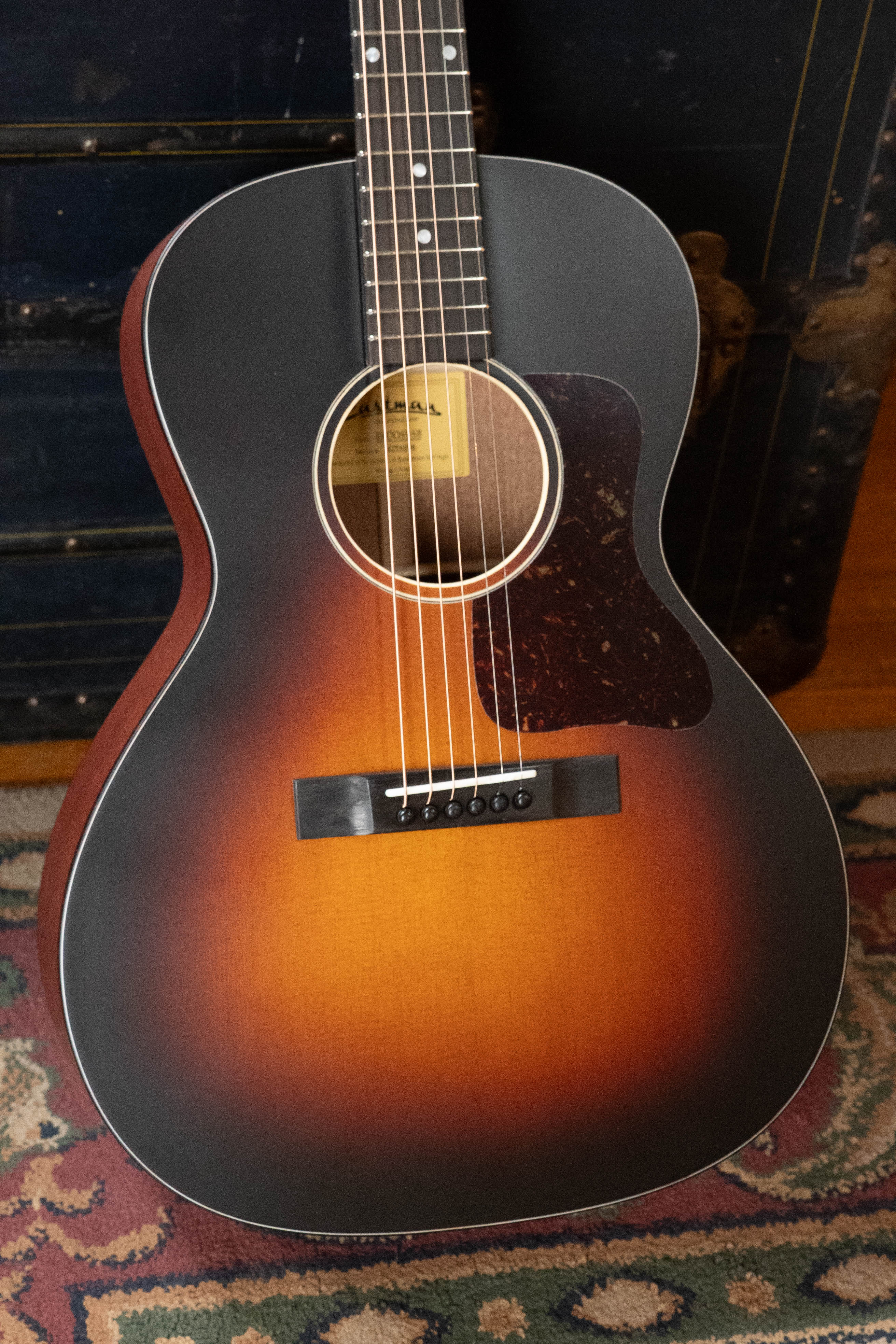 Eastman E1OOSS-SB Sitka/Sapele Sunburst OO Slope Shoulder Acoustic Guitar #0106