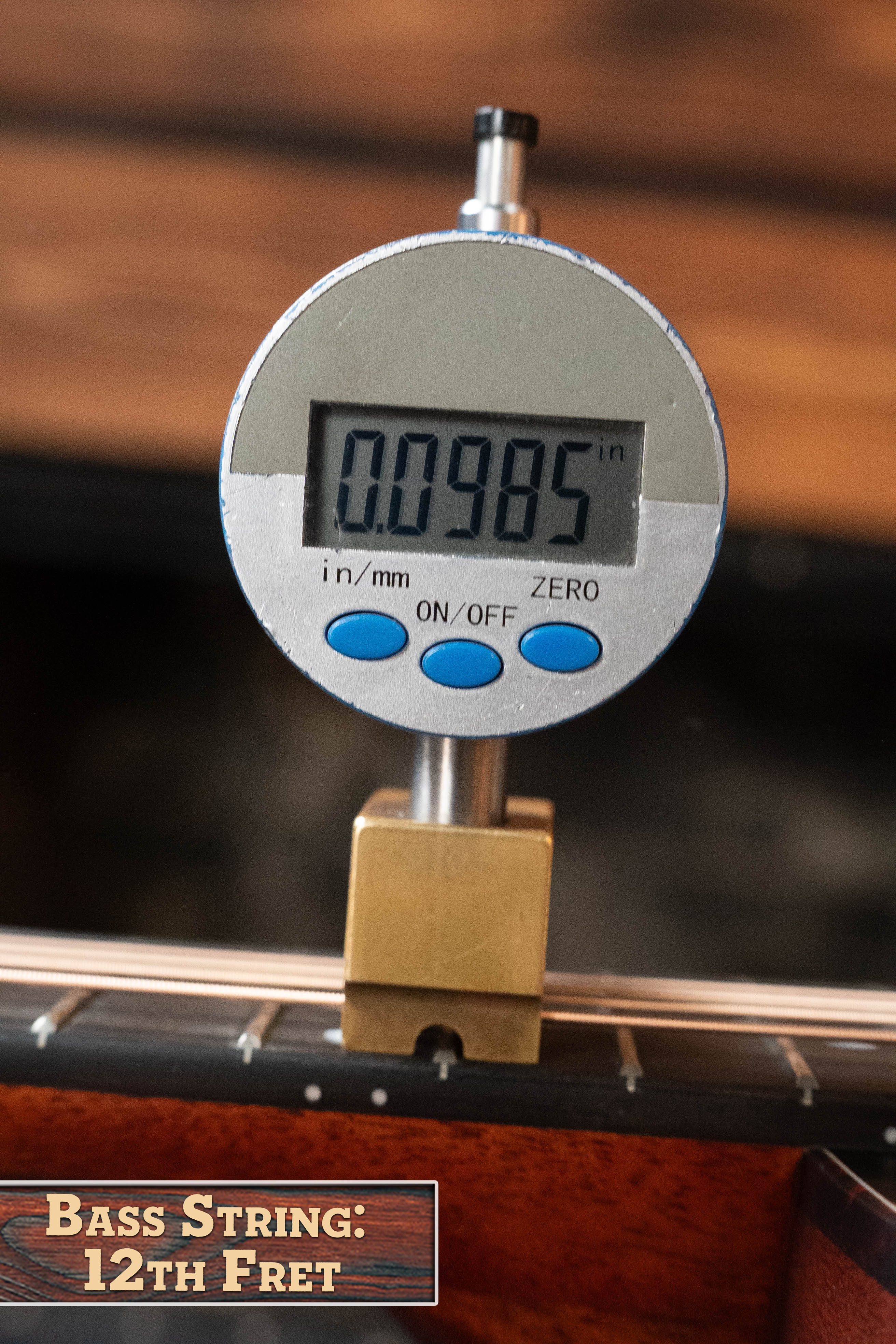 Eastman E1OOSS-SB Sitka/Sapele Sunburst OO Slope Shoulder Acoustic Guitar #0106