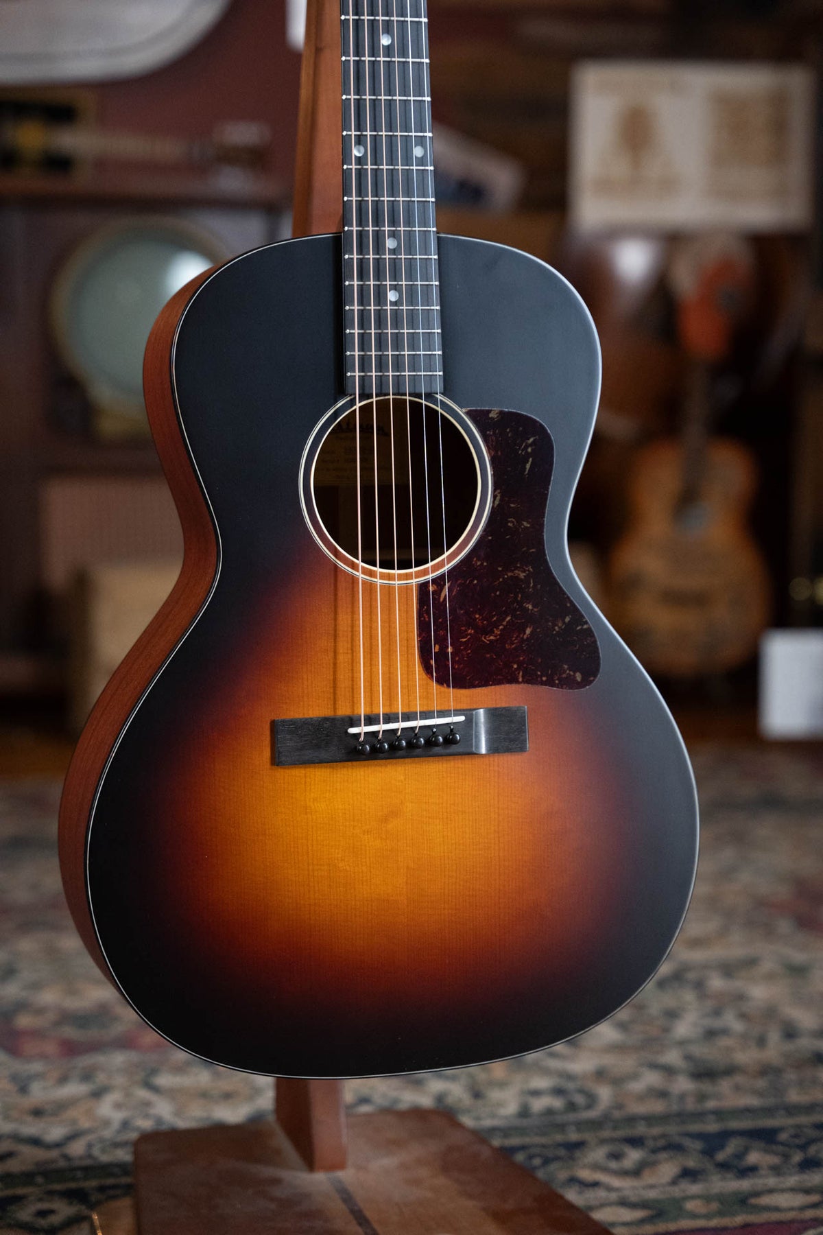 Eastman E1OOSS-SB Sunburst OO Slope Shoulder Acoustic Guitar #6929