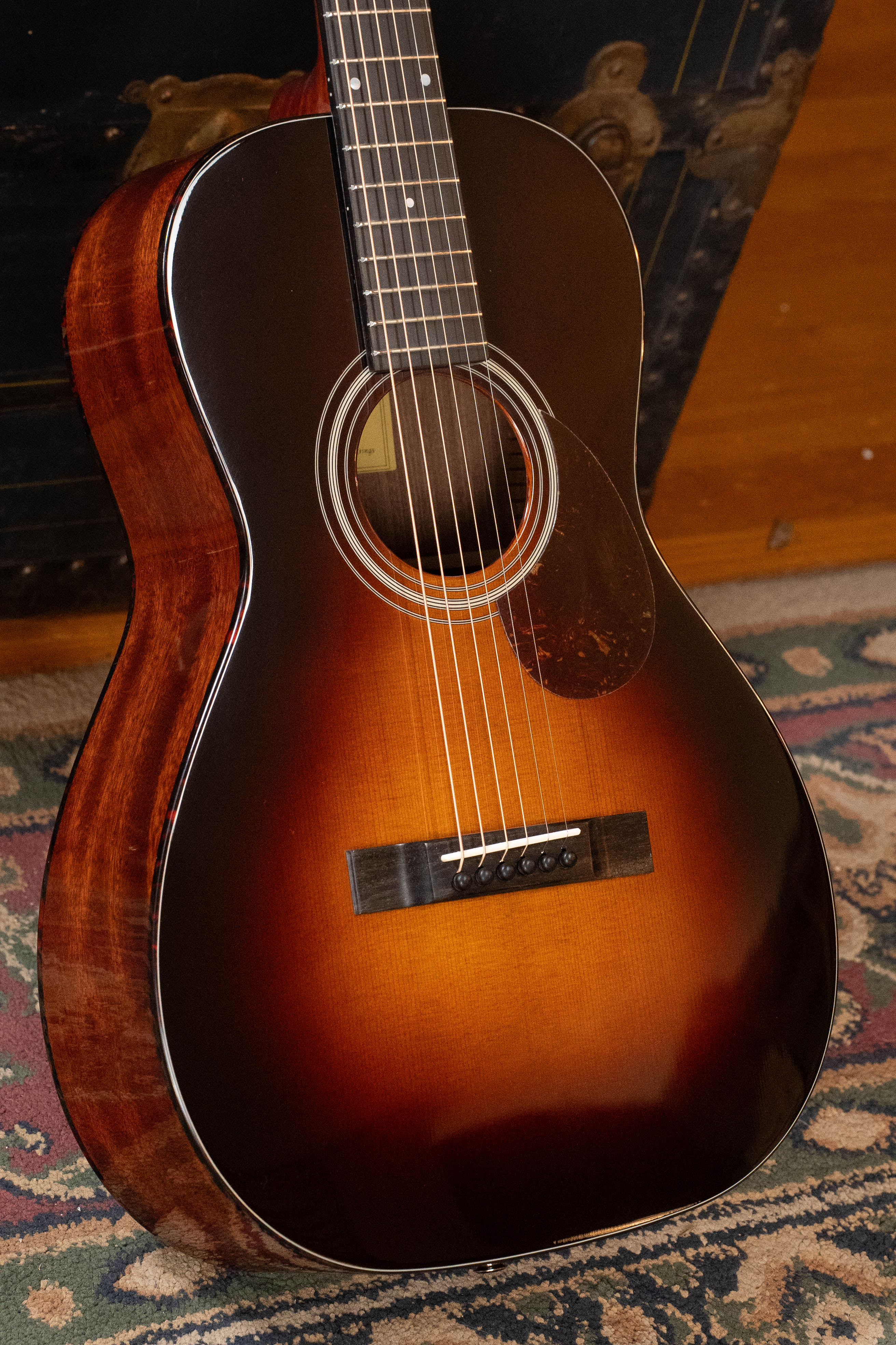 Eastman E1P-DLX-SB Sitka/Sapele Sunburst Parlor Guitar w/Fishman Pickup #3719