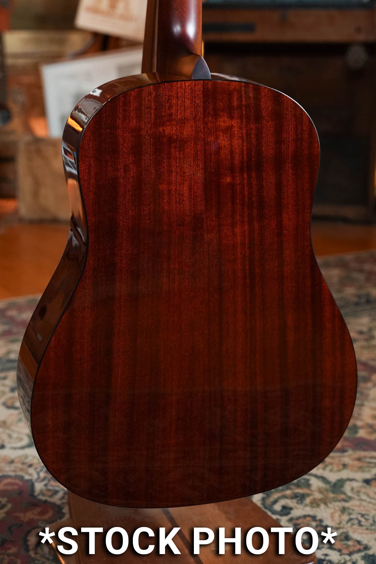 *Pre-Order Deposit ONLY* Eastman E1SS-DLX-SB Sitka/Sapele Sunburst Slope Shoulder Dreadnought Guitar w/Fishman Pickup