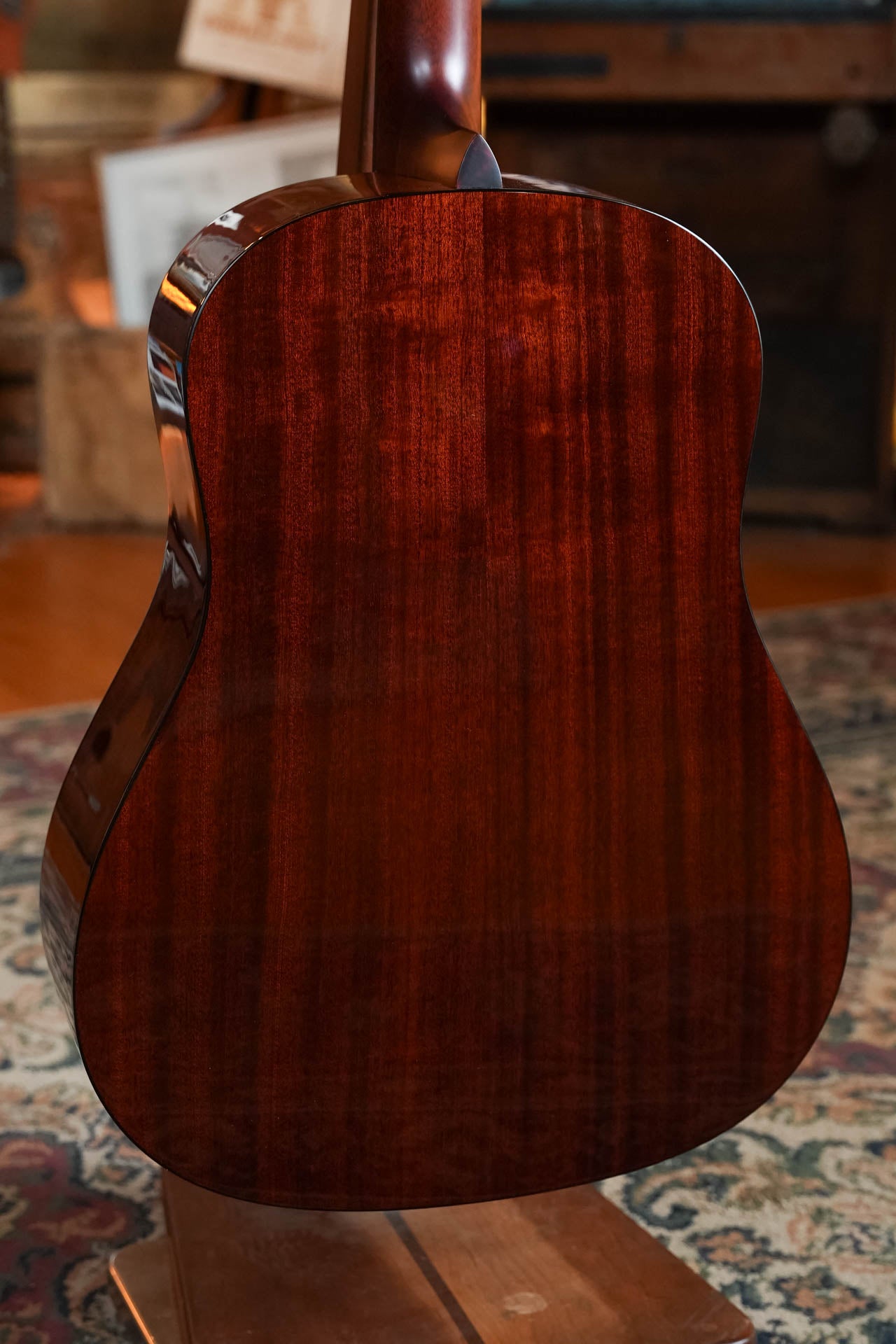 Eastman E1SS-DLX-SB Sitka/Sapele Sunburst Slope Shoulder Dreadnought Guitar w/Fishman Pickup #3740