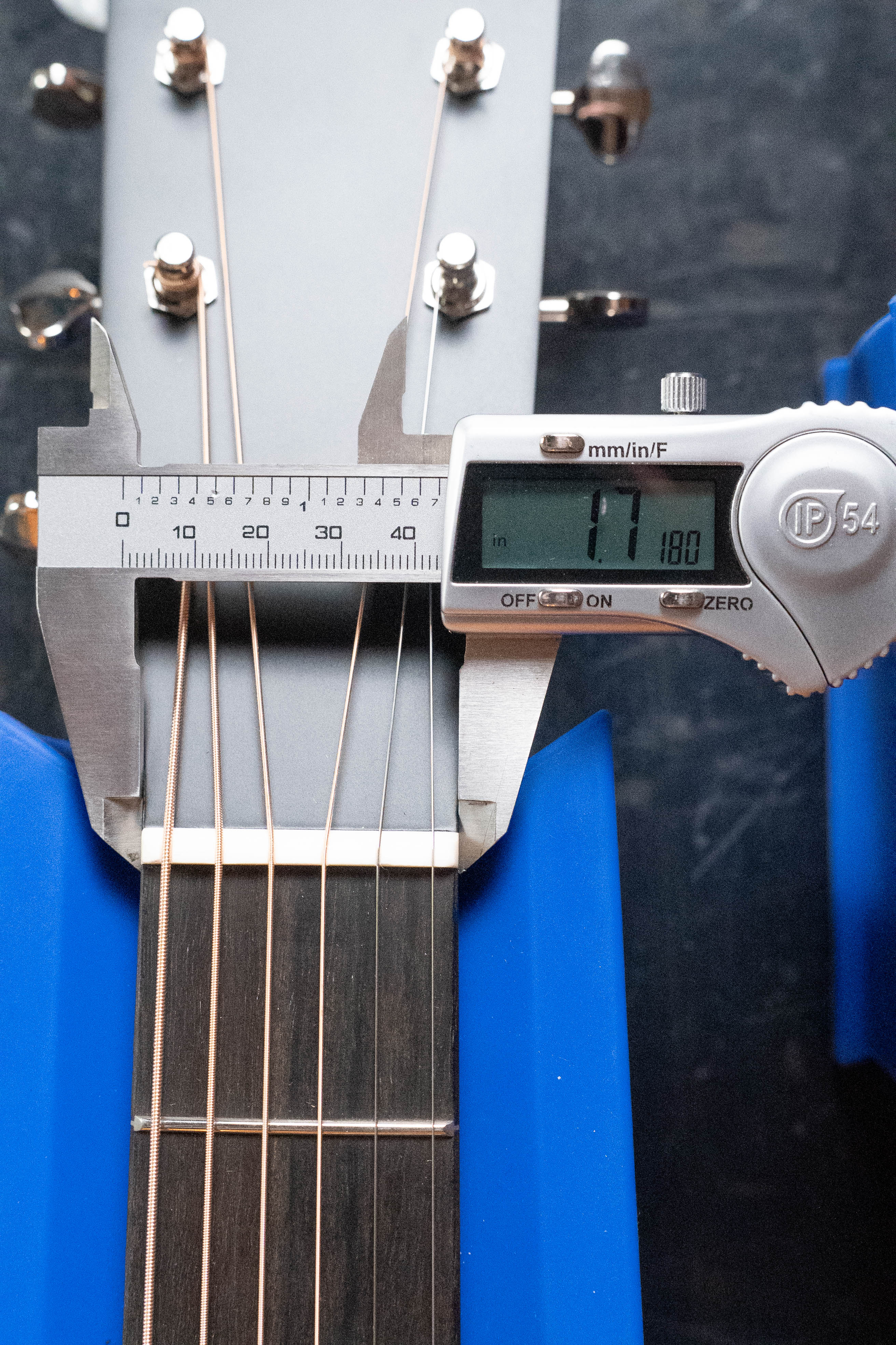 Eastman E1SS-SB Sitka/Sapele Sunburst Slope Shoulder Dreadnought Acoustic Guitar #4996