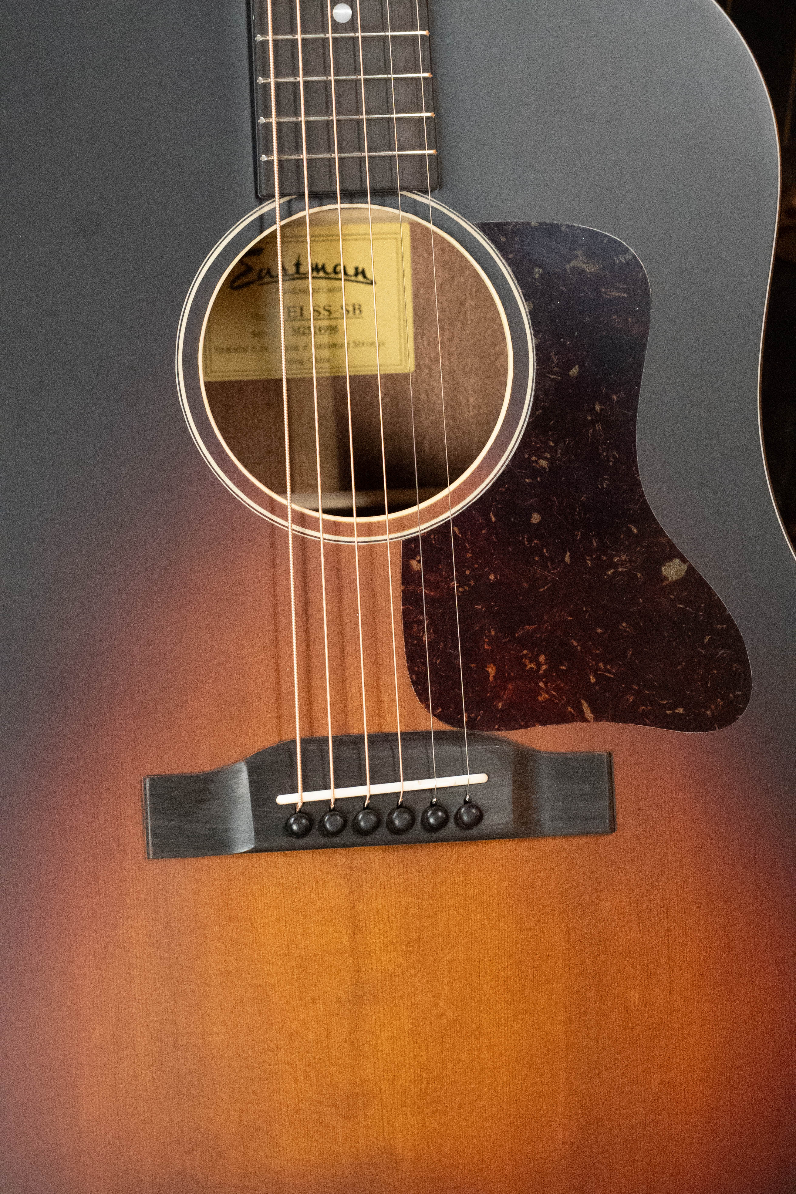 Eastman E1SS-SB Sitka/Sapele Sunburst Slope Shoulder Dreadnought Acoustic Guitar #4996