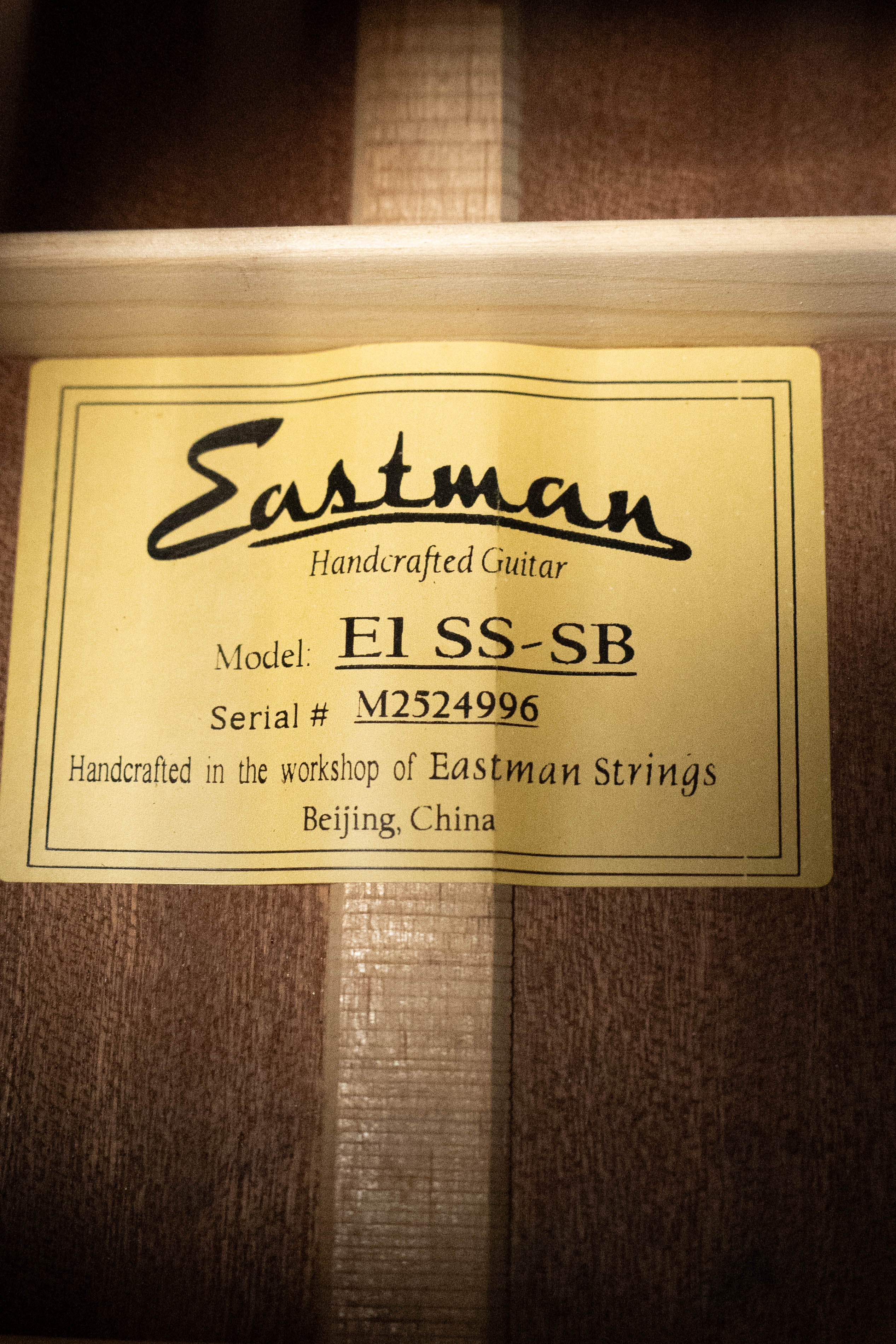 Eastman E1SS-SB Sitka/Sapele Sunburst Slope Shoulder Dreadnought Acoustic Guitar #4996