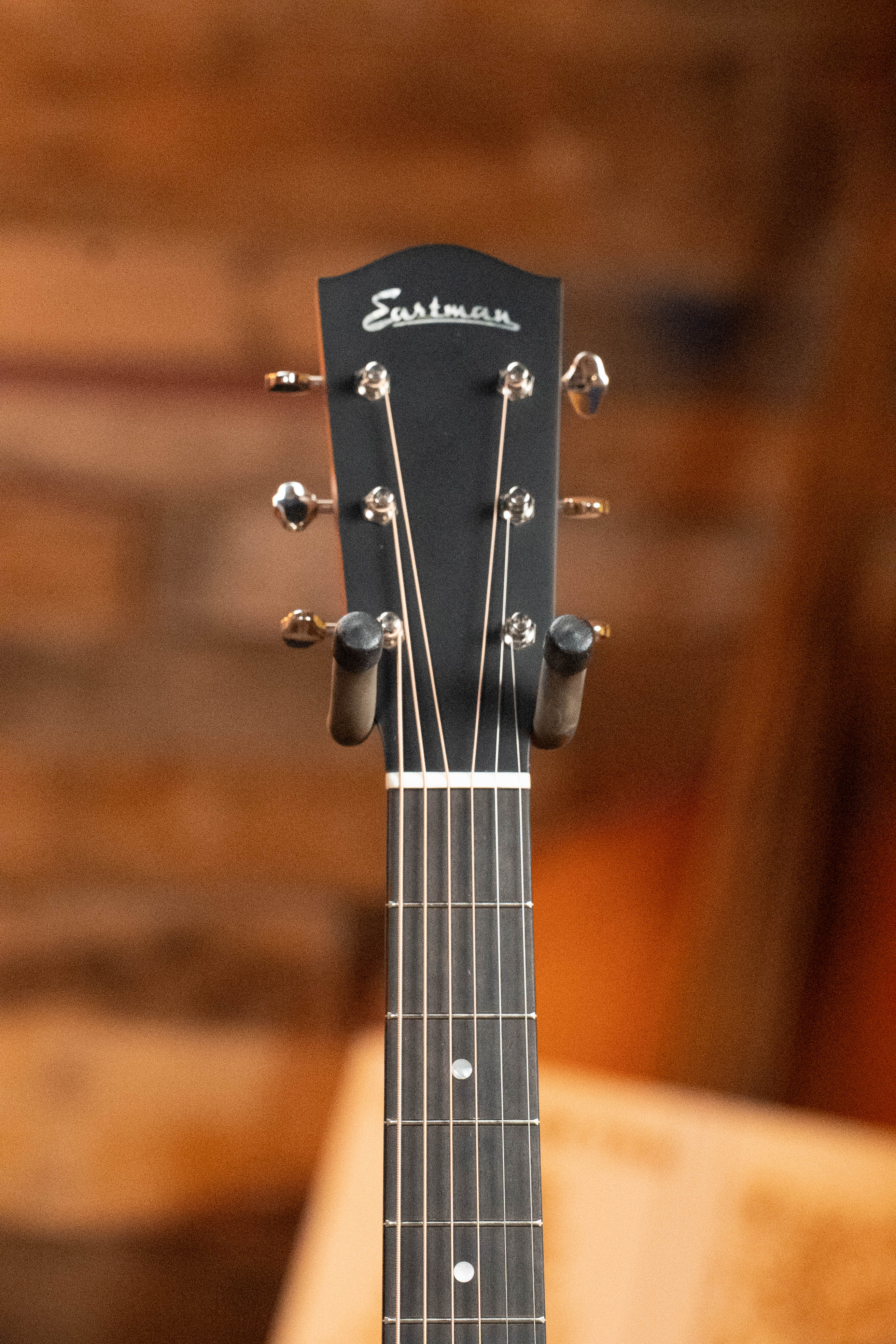 Eastman E1SS-SB Sitka/Sapele Sunburst Slope Shoulder Dreadnought Acoustic Guitar #4996