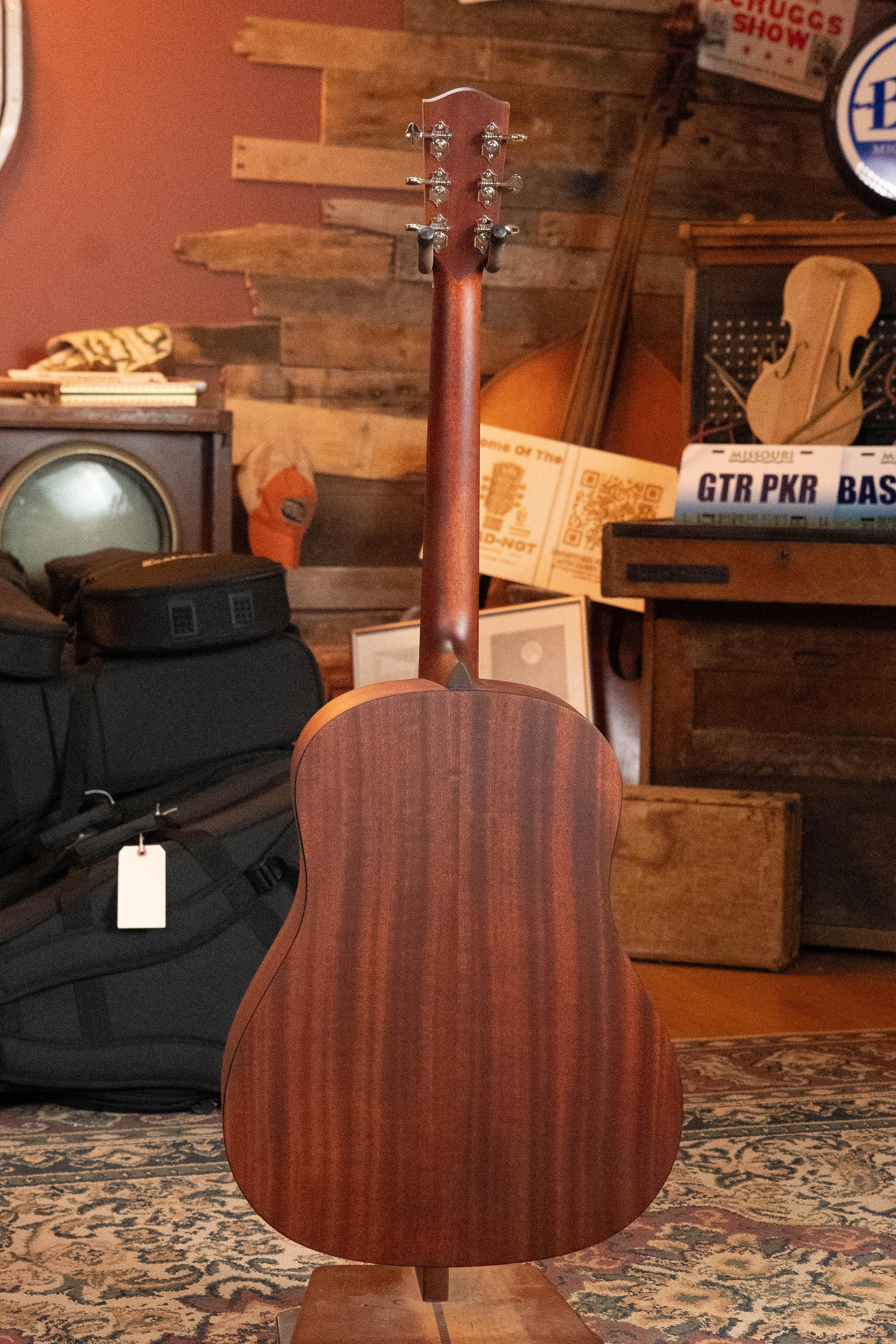 Eastman E1SS-SB Sitka/Sapele Sunburst Slope Shoulder Dreadnought Acoustic Guitar #4996