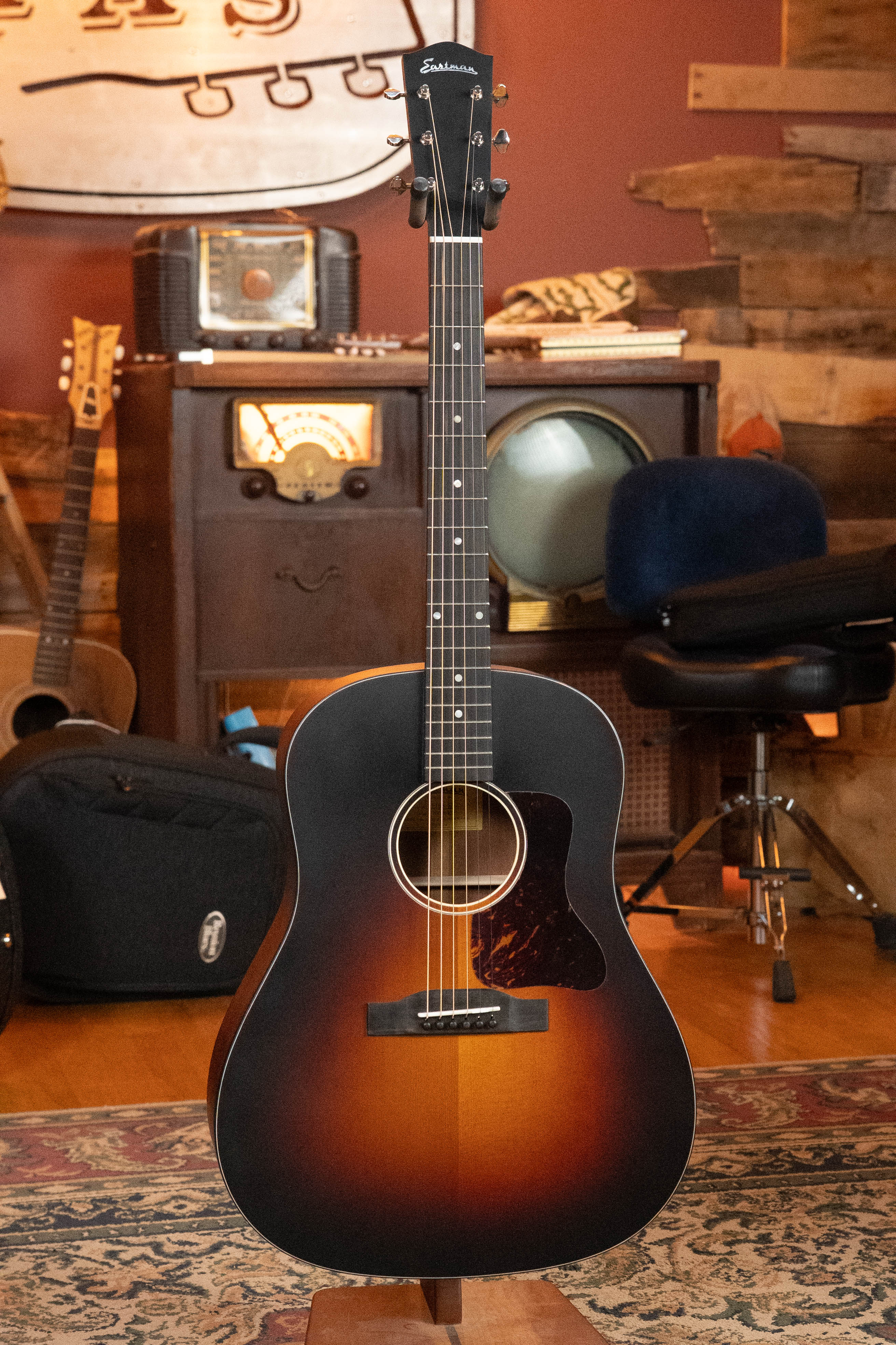 Eastman E1SS-SB Sitka/Sapele Sunburst Slope Shoulder Dreadnought Acoustic Guitar #8064