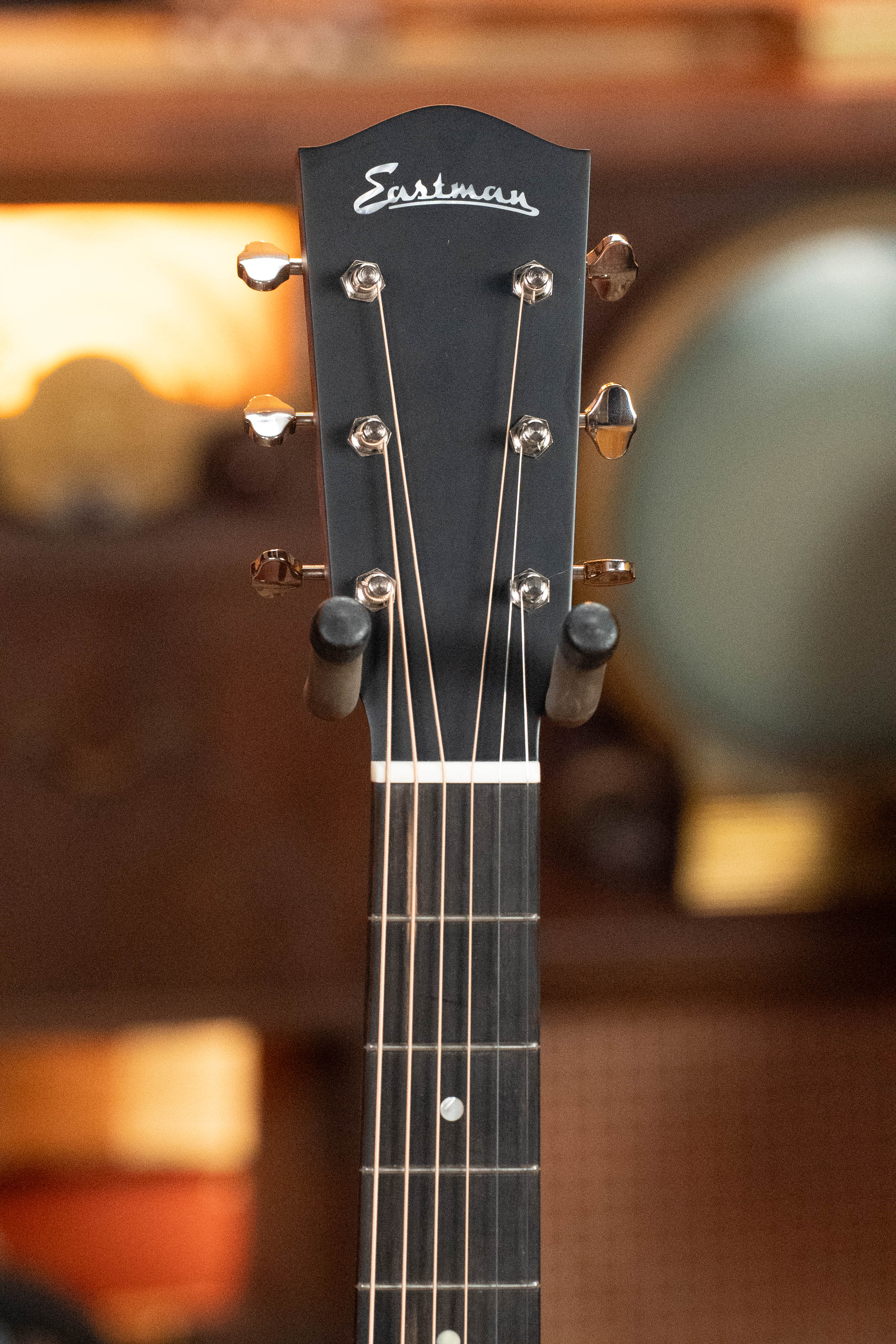 Eastman E1SS-SB Sitka/Sapele Sunburst Slope Shoulder Dreadnought Acoustic Guitar #8064