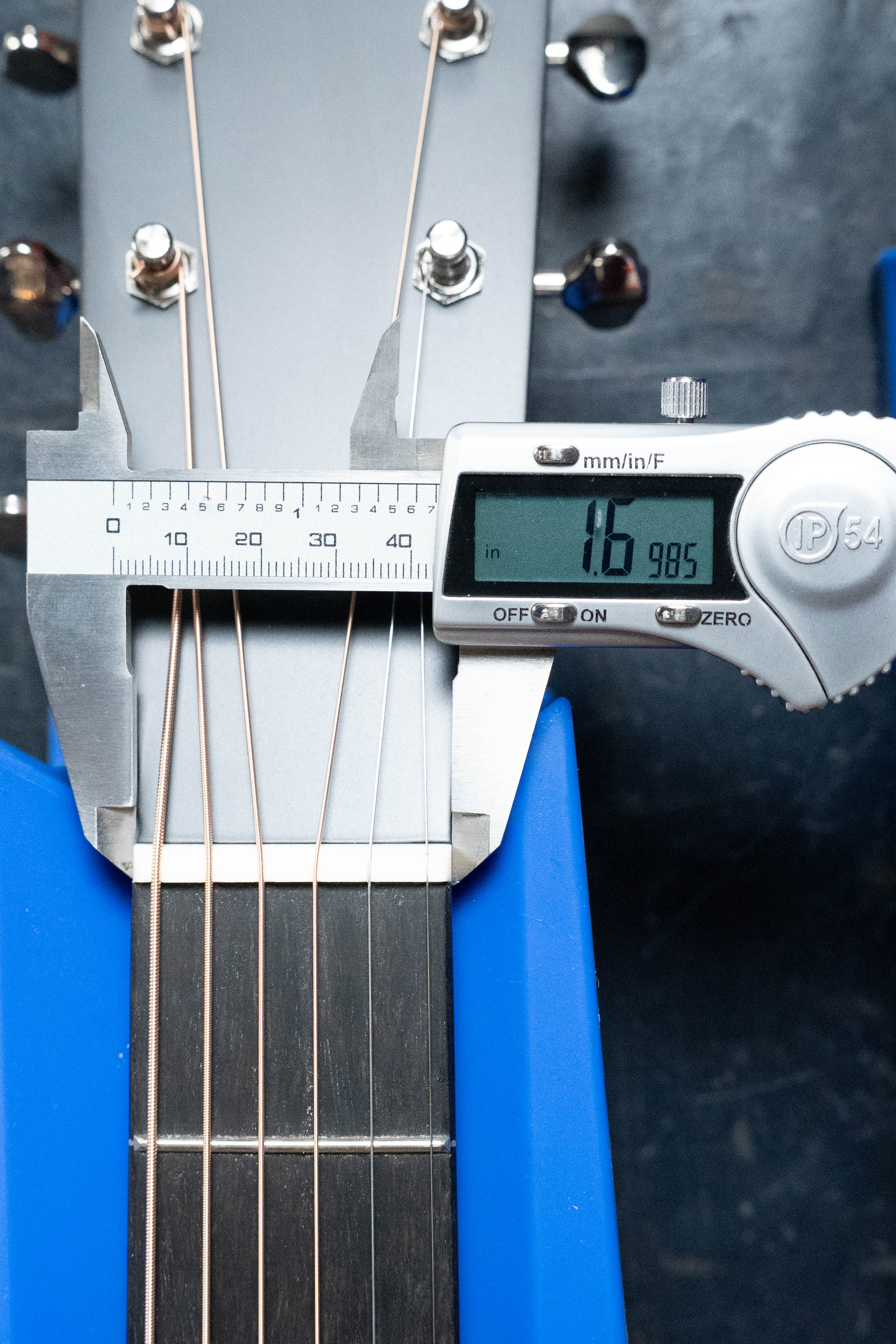 Eastman E1SS-SB Sitka/Sapele Sunburst Slope Shoulder Dreadnought Acoustic Guitar #8069