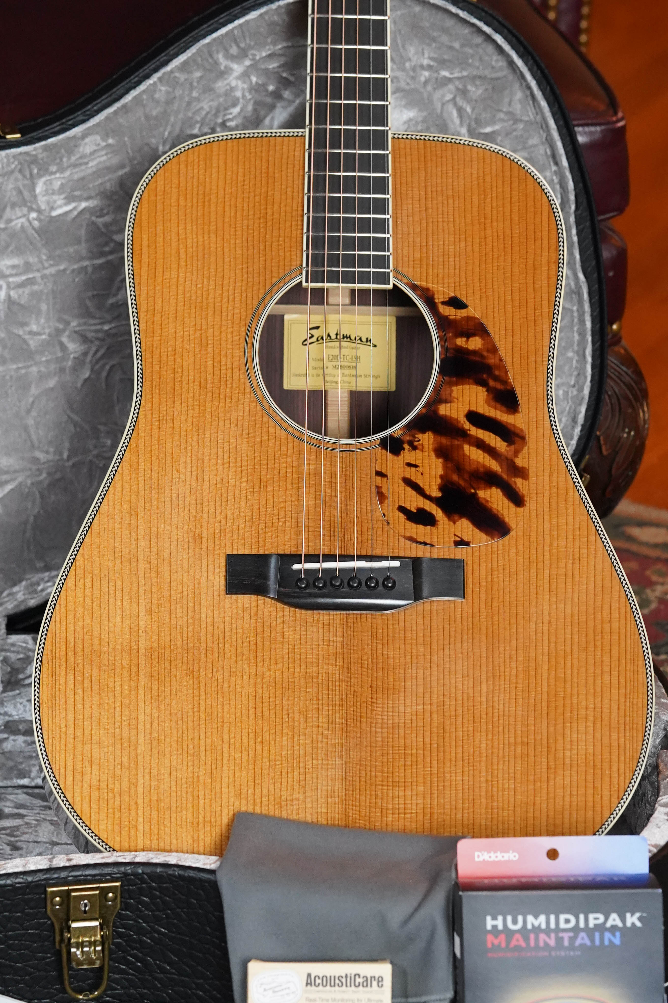Eastman E20D-LSH-TC Thermo-Cured Adirondack/Rosewood Large Soundhole D