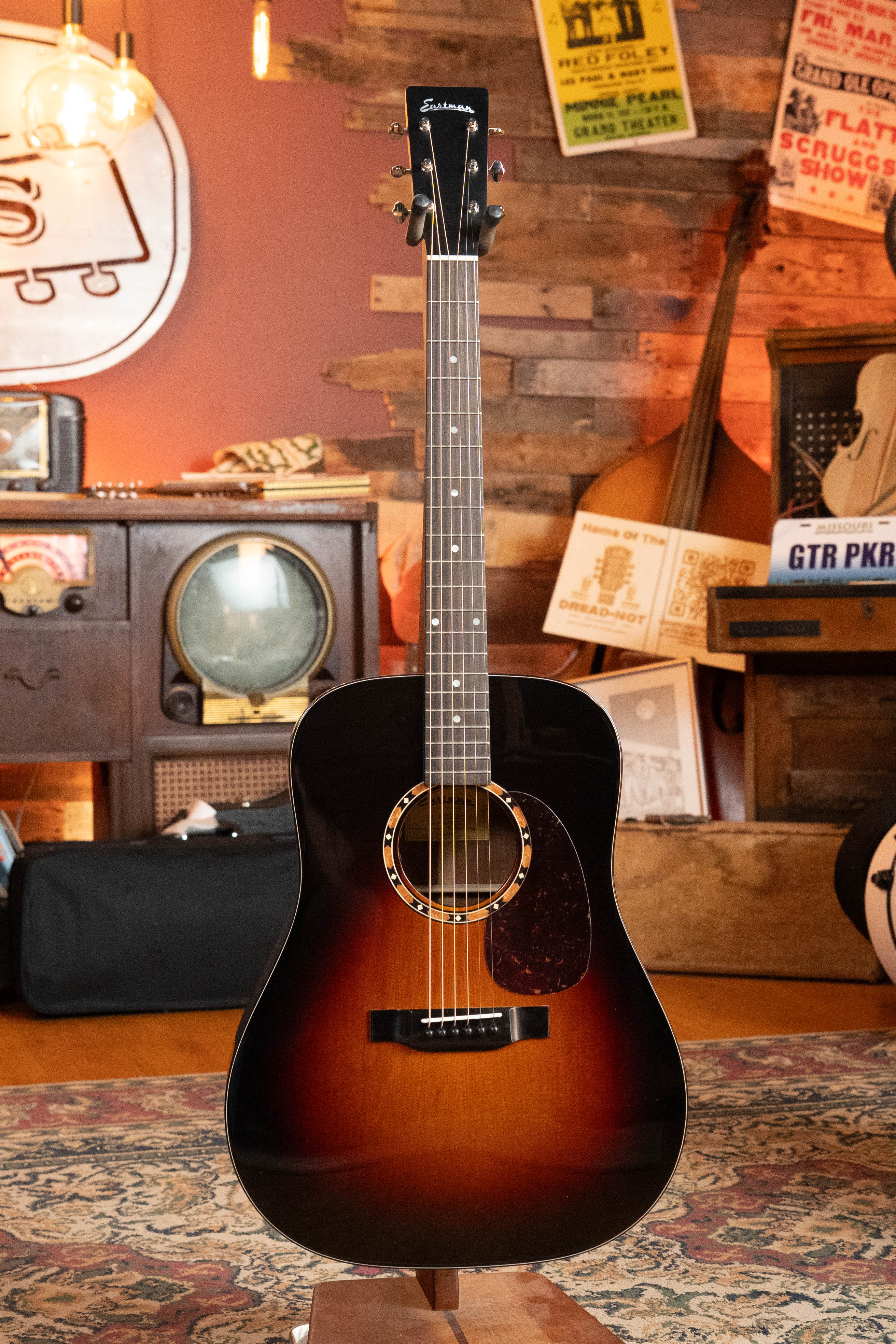 Eastman E2D-DLX-SB Cedar/Sapele Sunburst Dreadnought Guitar w/Fishman Pickup #5778