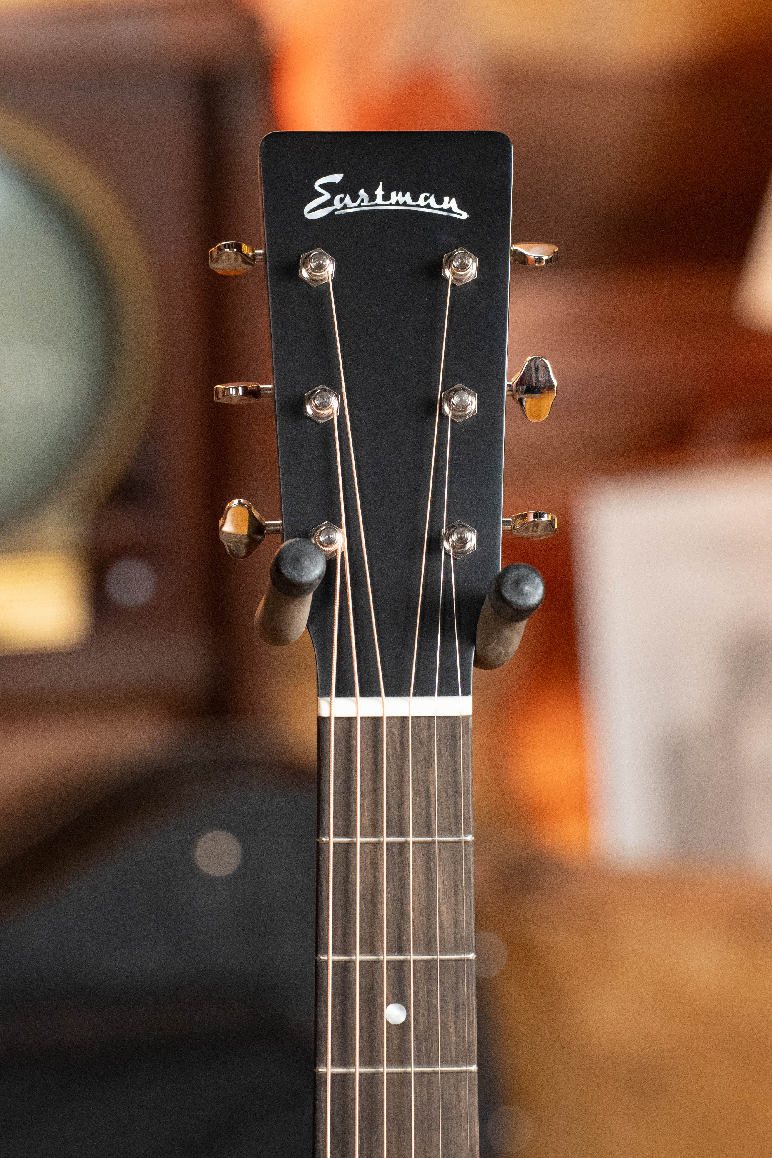 Eastman E2D-DLX-SB Cedar/Sapele Sunburst Dreadnought Guitar w/Fishman Pickup #5778