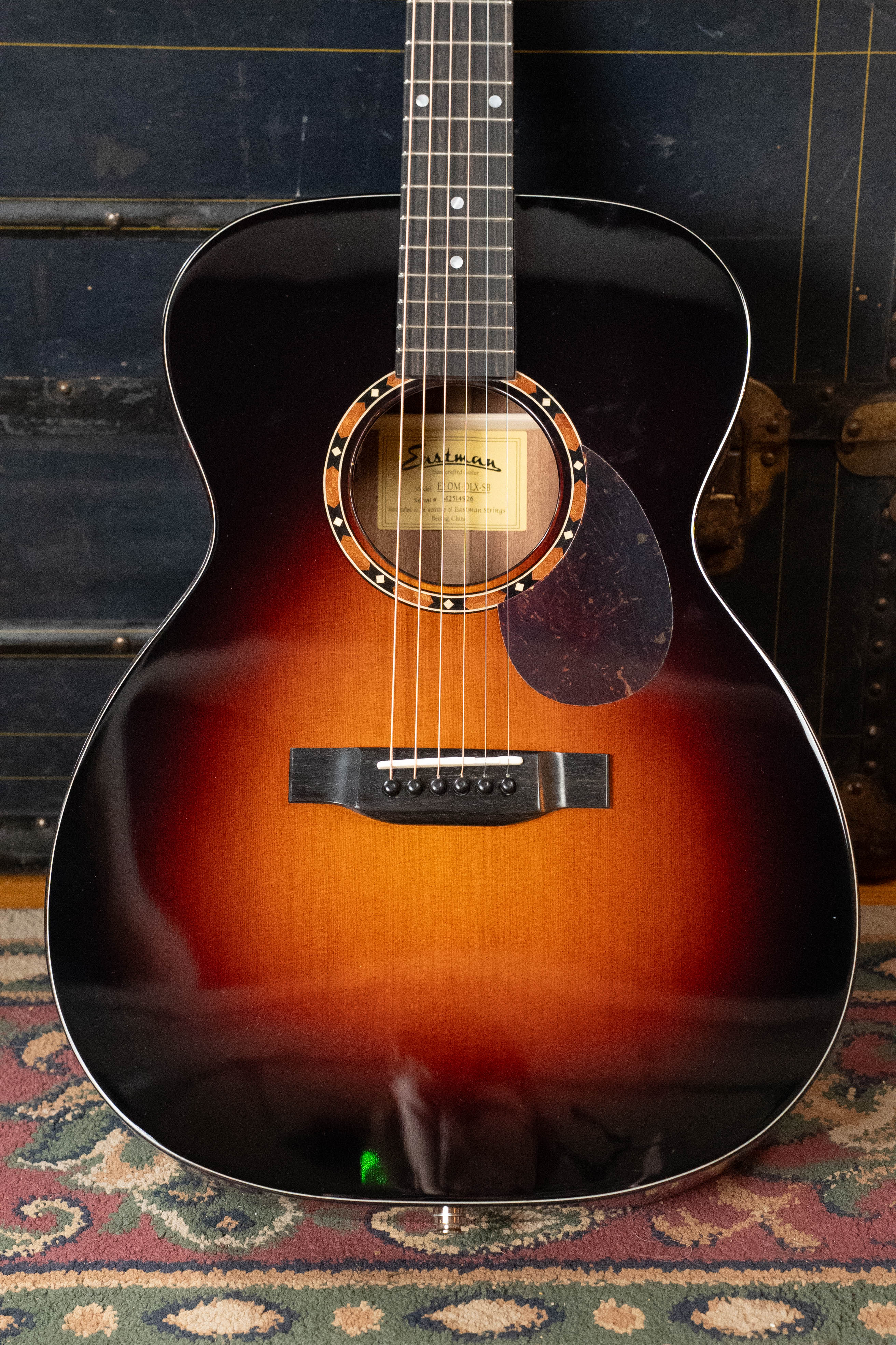 Eastman E2OM-DLX-SB Cedar/Sapele Sunburst Guitar w/Fishman Pickup #4926